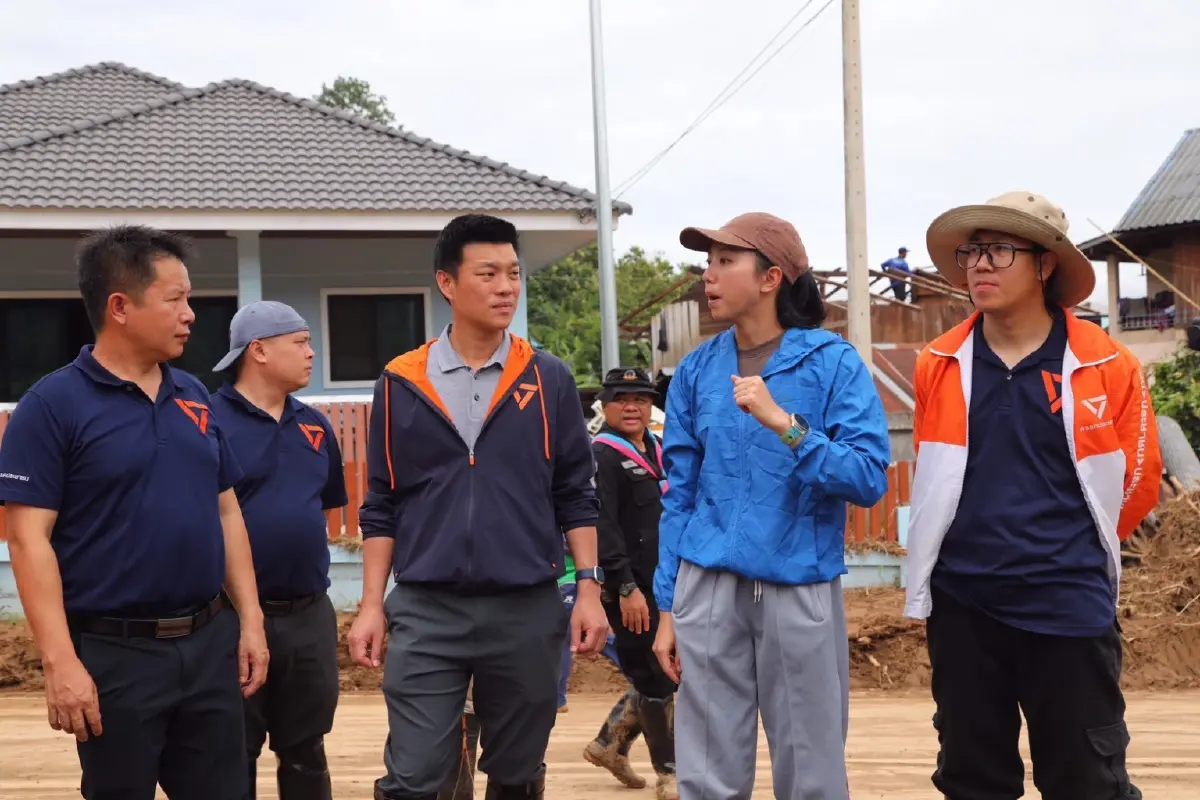 'ณัฐพงษ์' ควง 2 สส.ปชน.ลุยน่าน ช่วยประชาชนประสบอุทกภัย