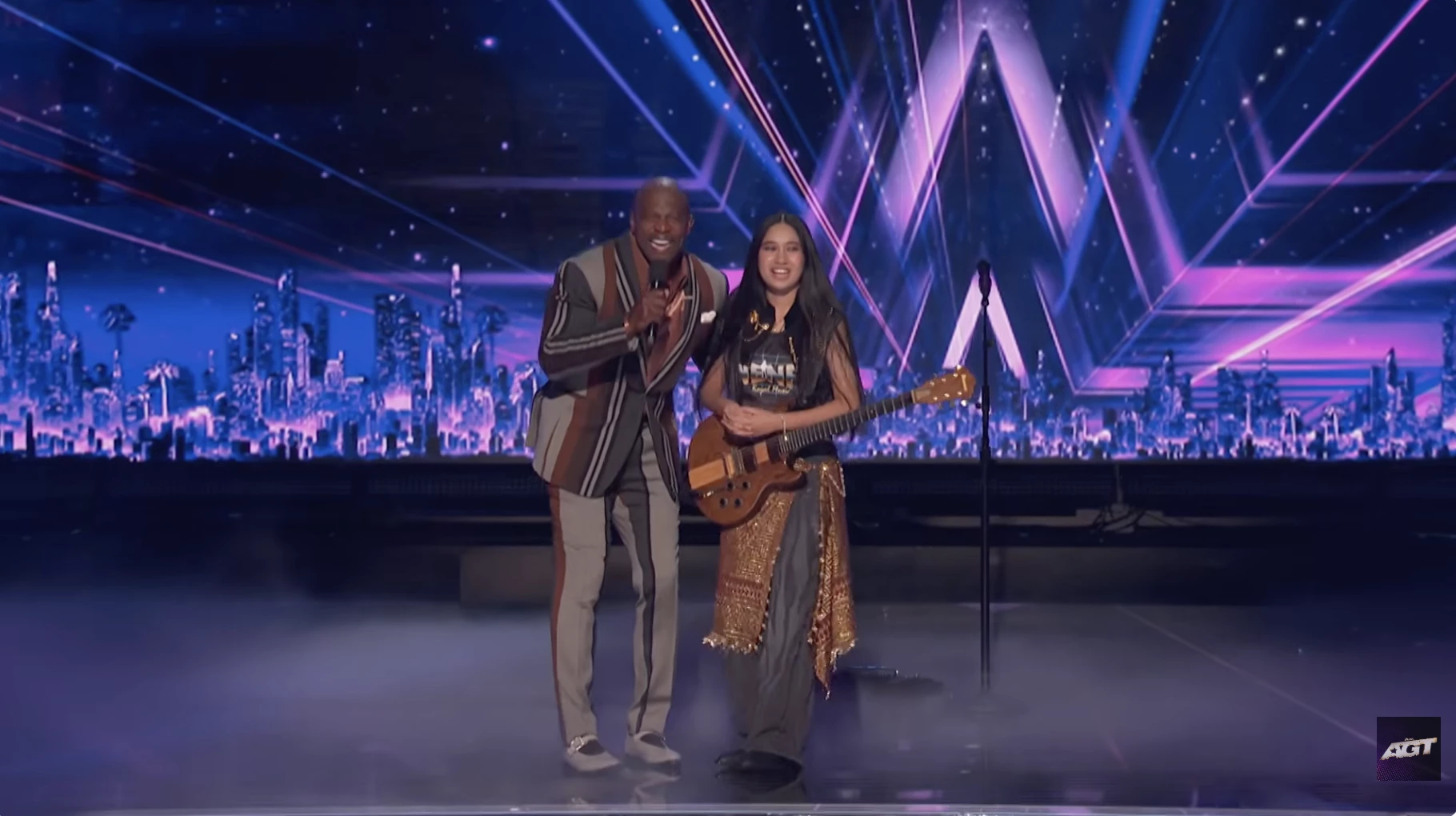 แกะลุค 'เนเน่ รอยัล' ส่ง 'ผ้าไทย-ของดีภูเก็ต' ผงาดเวที America's Got Talent