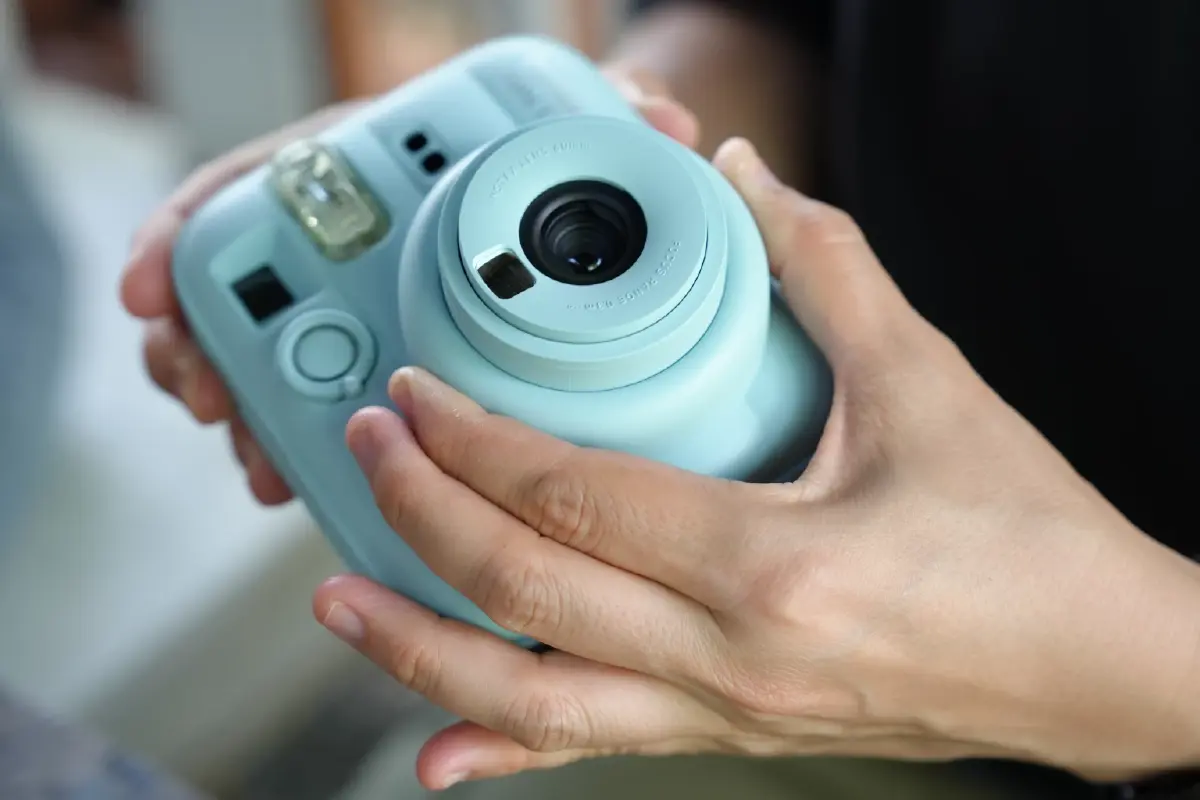 ความทรงจำที่จับต้องได้! รีวิว Instax Mini 13 กล้องหน้าตาดี ฟีเจอร์ครบ ในงบ 3,000 มีทอน