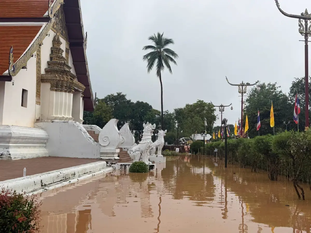 น้ำท่วมน่าน 2569 มวลน้ำทะลักเข้า 'วัดภูมินทร์' เตือนเหนือ รับมือฝนซ้ำ