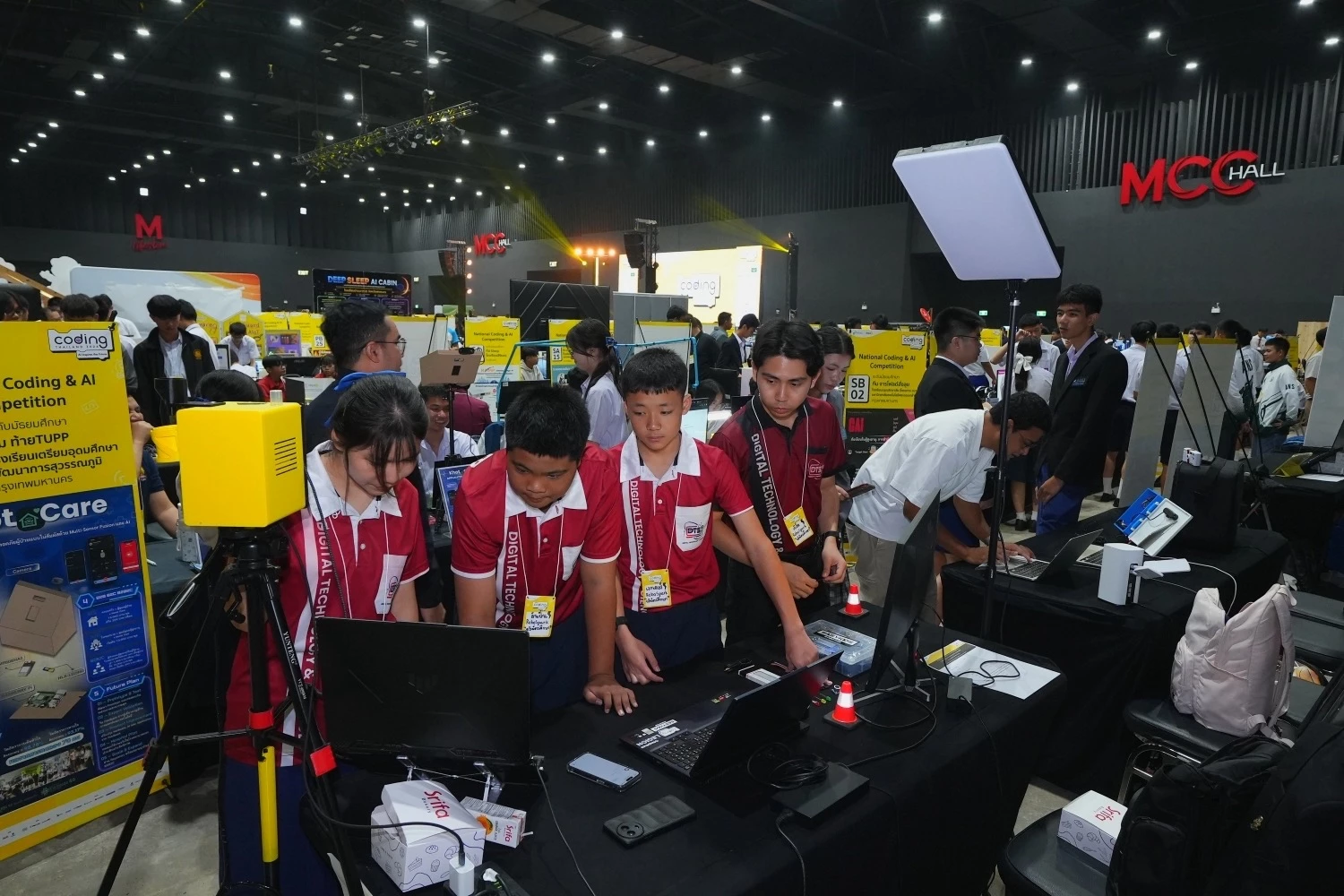 ส่อง 210 ทีมเยาวชนไทยประชันไอเดีย สู่การสร้างกำลังคนดิจิทัลรับโลก Coding-AI