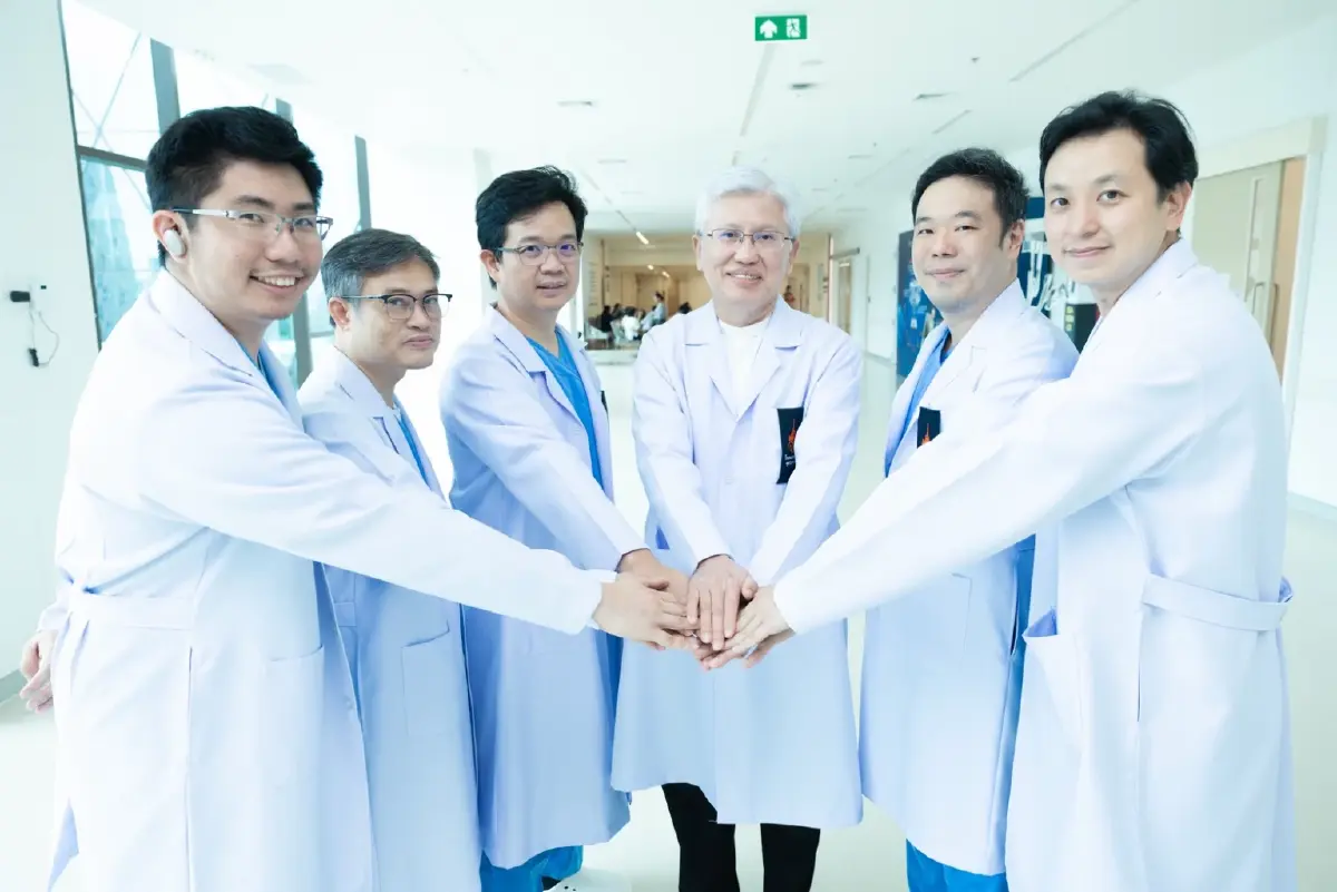รพ.จุฬาภรณ์ ใช้หุ่นยนต์ช่วยผ่าตัดครอบคลุม 6 สาขา  1 ปีครบ 300 ราย