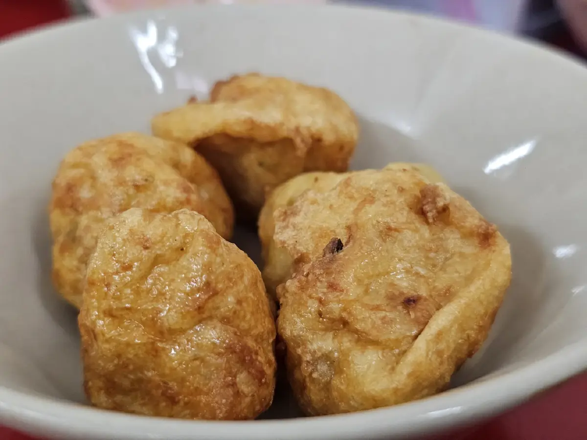 เฮียเว้ง (ติกฮะ) ข้าวต้มในตำนาน 100 ปี อร่อย 'ย่านสะพานเหล็ก'