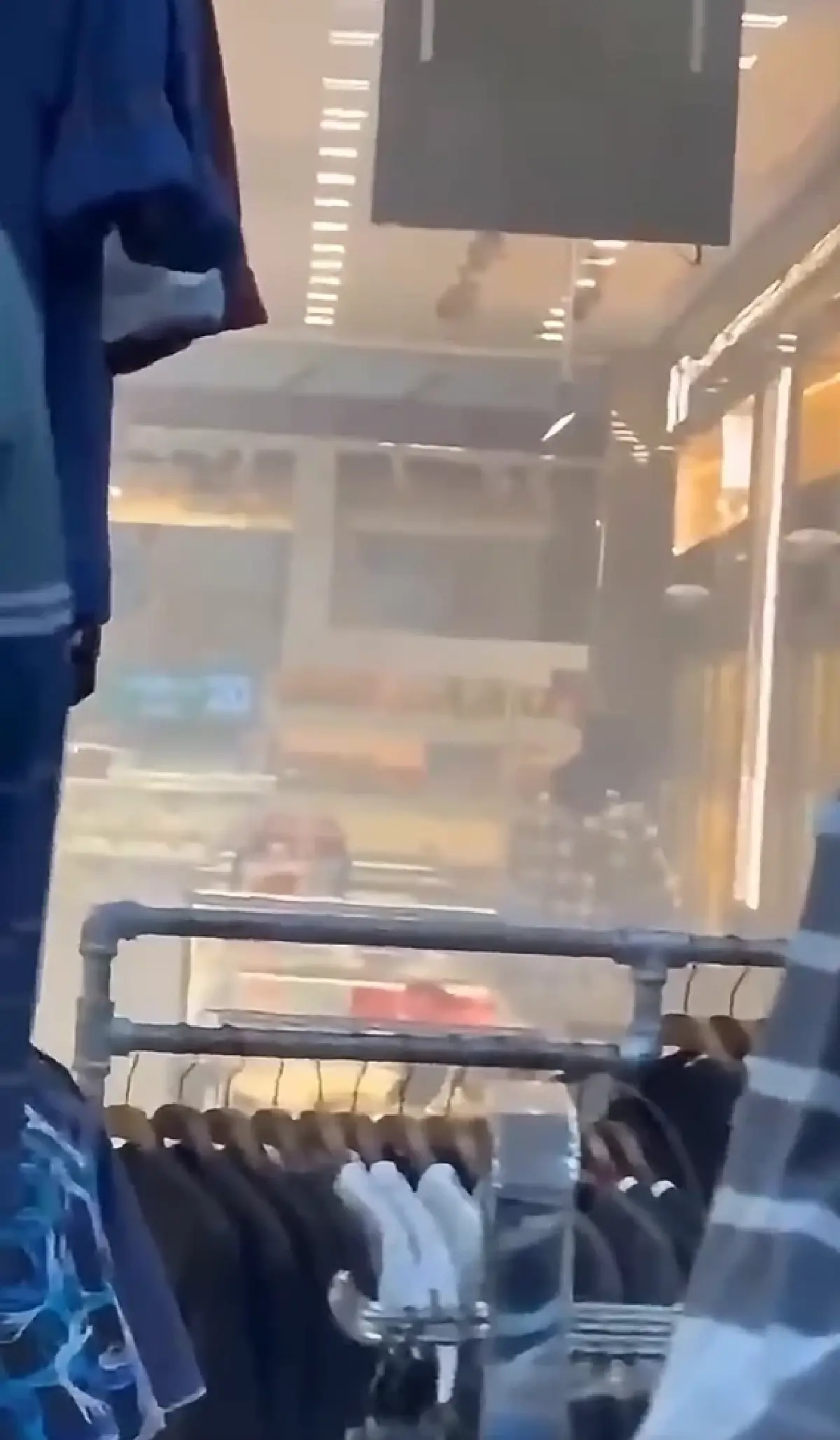 ด่วน! คนร้ายบุกเดี่ยว ปล้นร้านทอง ห้างดัง สาขาอรัญประเทศ สระแก้ว