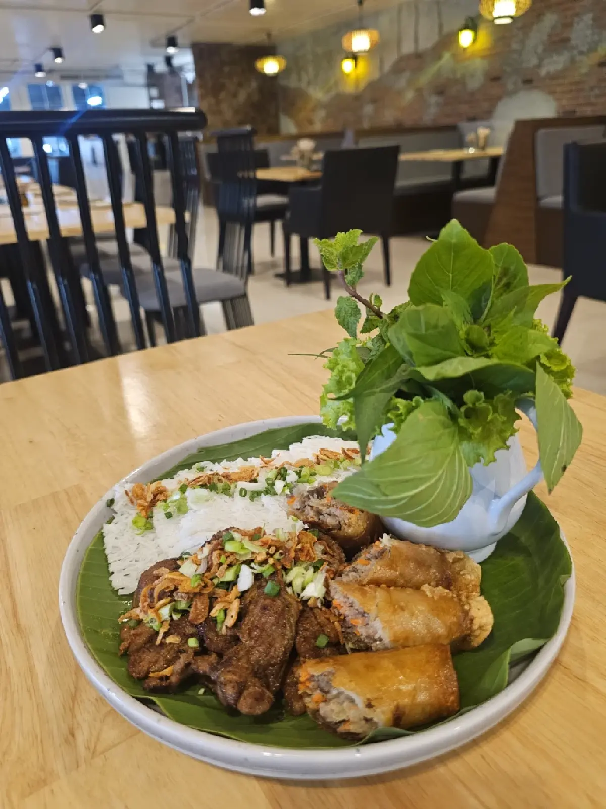 ‘อาหารเวียดนามแท้’ ร้านลับในลานจอดรถ ‘Vietnamese and more’
