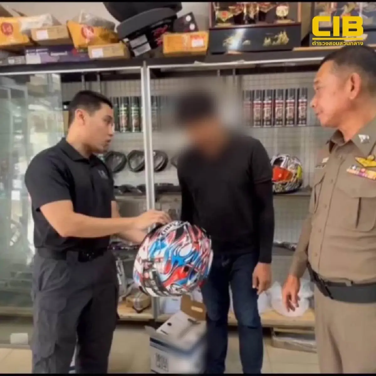 ทลายแหล่งหมวกกันน็อกปลอมแบรนด์ดัง ค้นกรุงเทพ นนทบุรี นครราชสีมา