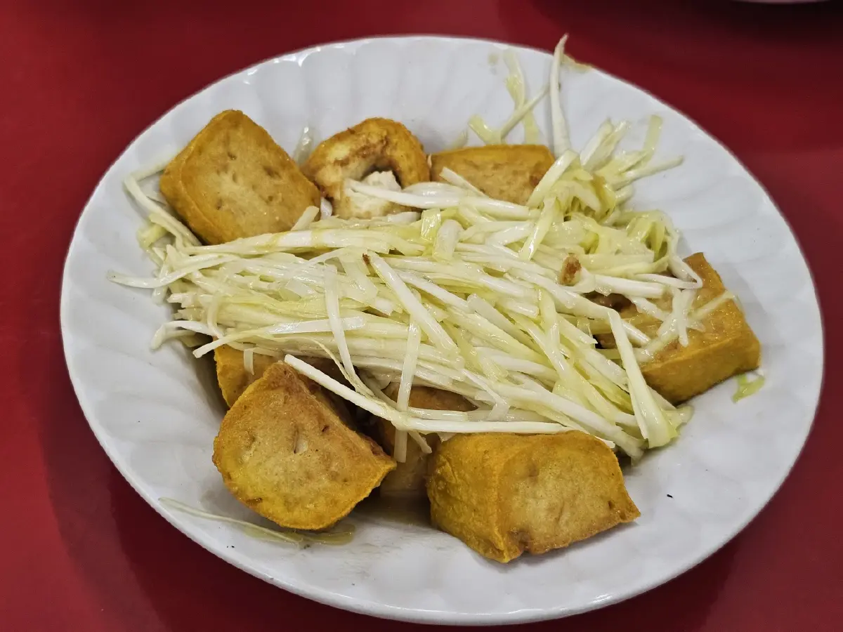 เฮียเว้ง (ติกฮะ) ข้าวต้มในตำนาน 100 ปี อร่อย 'ย่านสะพานเหล็ก'