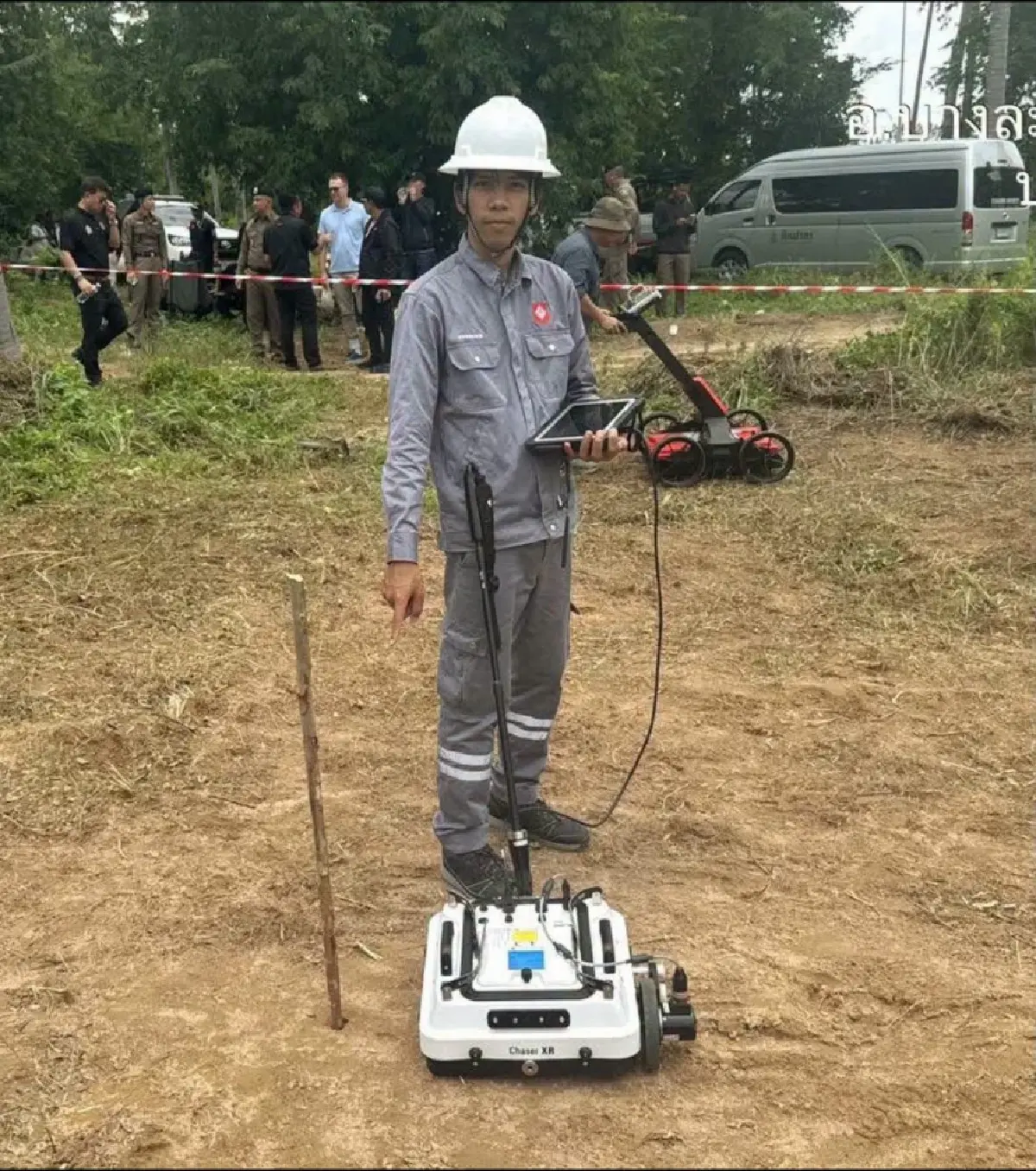 ตำรวจภาค 2 ใช้ GPR สแกนป่าชลบุรี หาร่าง-โครงกระดูกเพิ่ม ปมฆ่าฝังดิน 5 ศพ