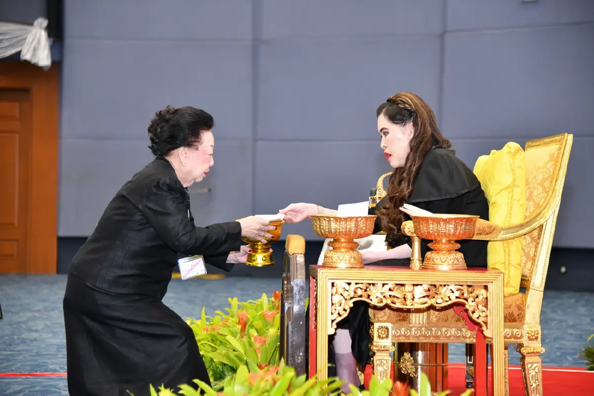 กรมพระศรีสวางควัฒน ทรงรับการทูลเกล้าฯ ถวายเงิน 'กองทุนหทัยทิพย์'