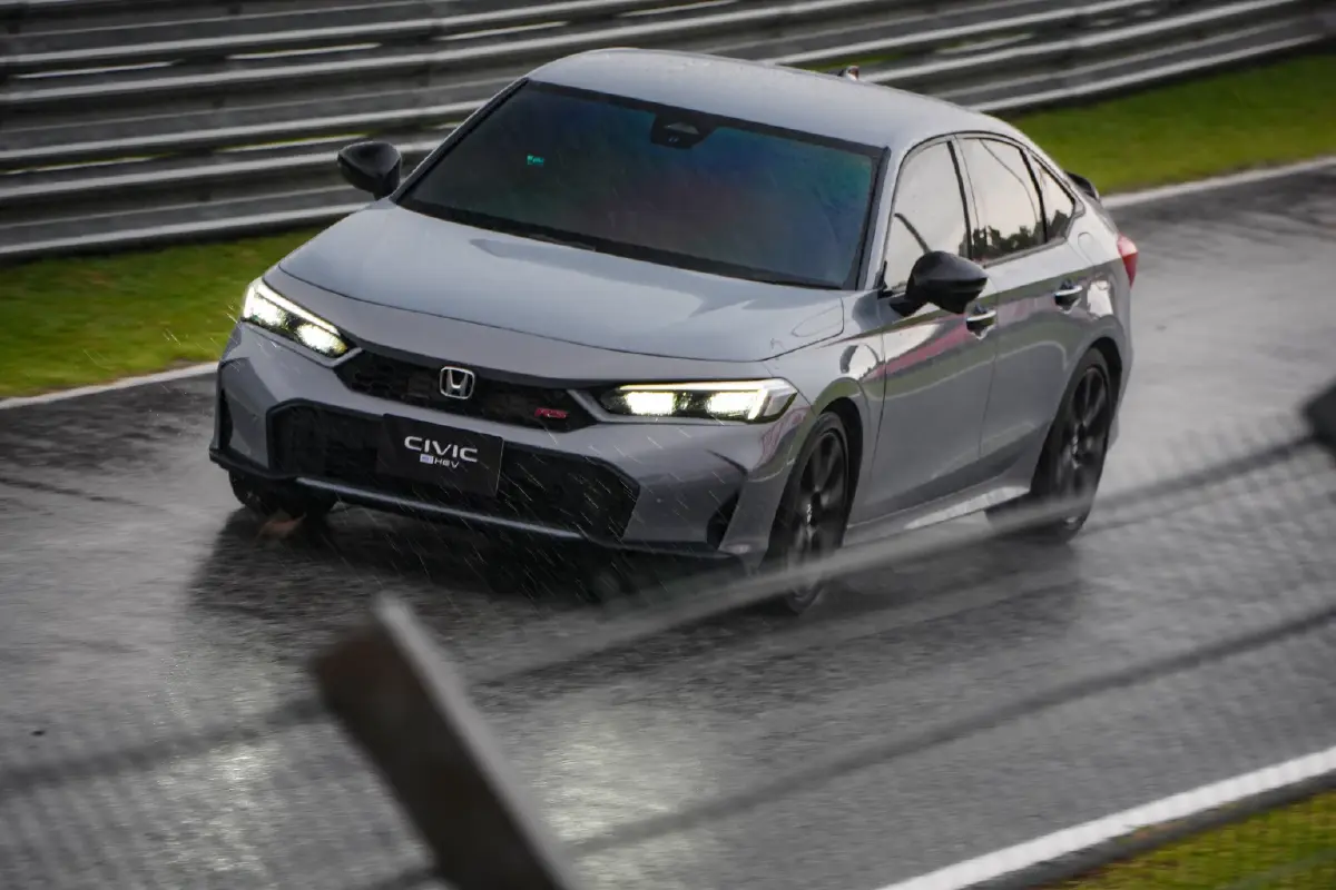 ฮอนด้า Civic e:HEV เติม S+ Shift เสริมอารมณ์สปอร์ต ลุย ช้าง เซอร์กิต