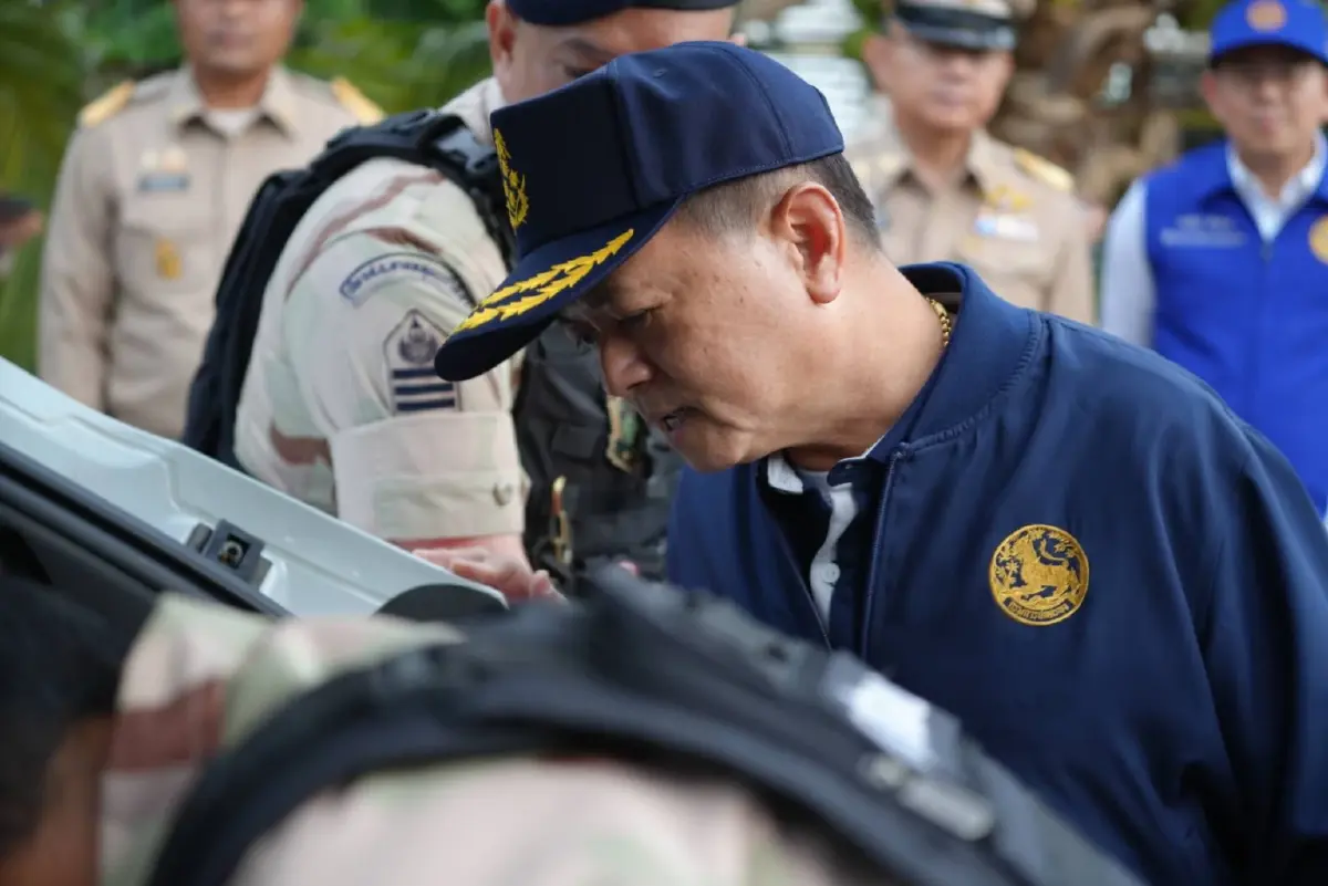 'อธิบดีกรมการปกครอง'ตรวจเยี่ยม ปฏิบัติการ ลาดหลุมแก้ว เข้ม 'อาวุธปืน-ยาเสพติด'