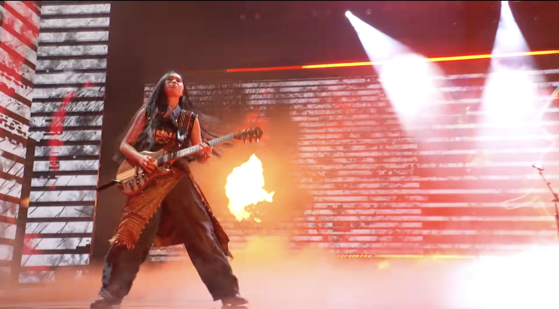 แกะลุค 'เนเน่ รอยัล' ส่ง 'ผ้าไทย-ของดีภูเก็ต' ผงาดเวที America's Got Talent