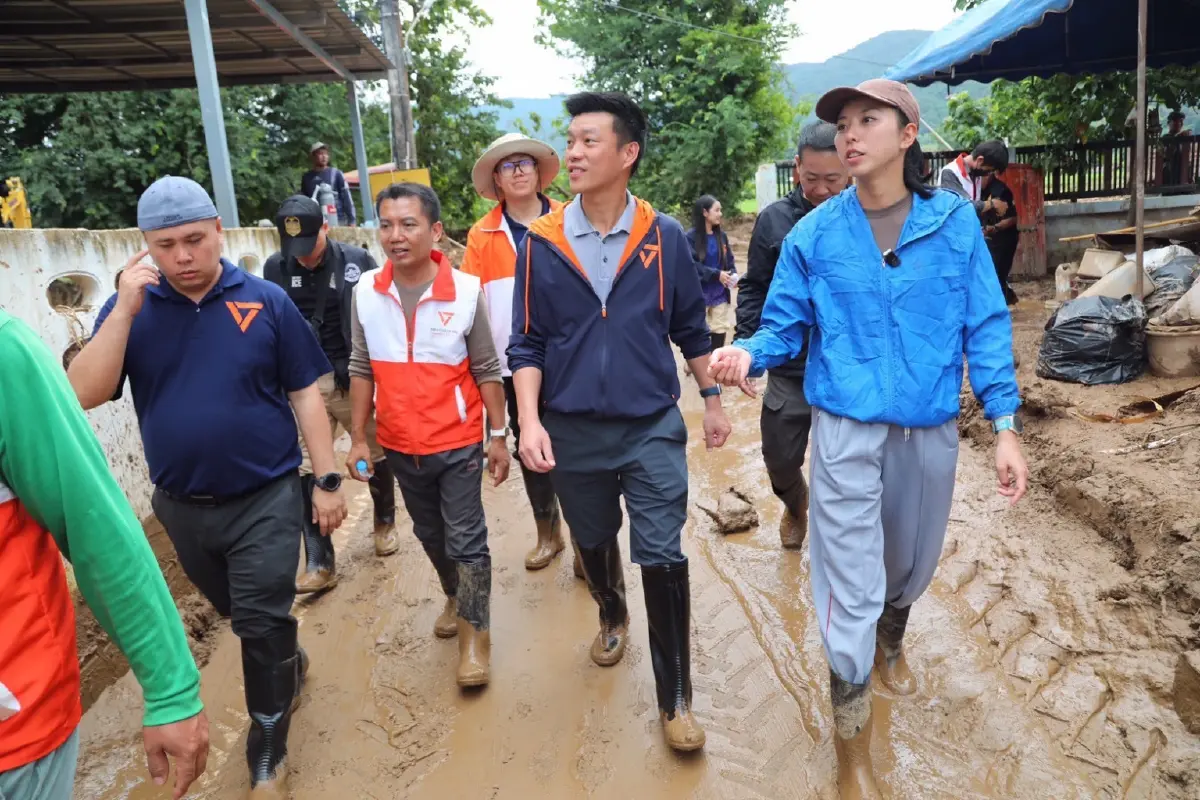 'ณัฐพงษ์' ควง 2 สส.ปชน.ลุยน่าน ช่วยประชาชนประสบอุทกภัย