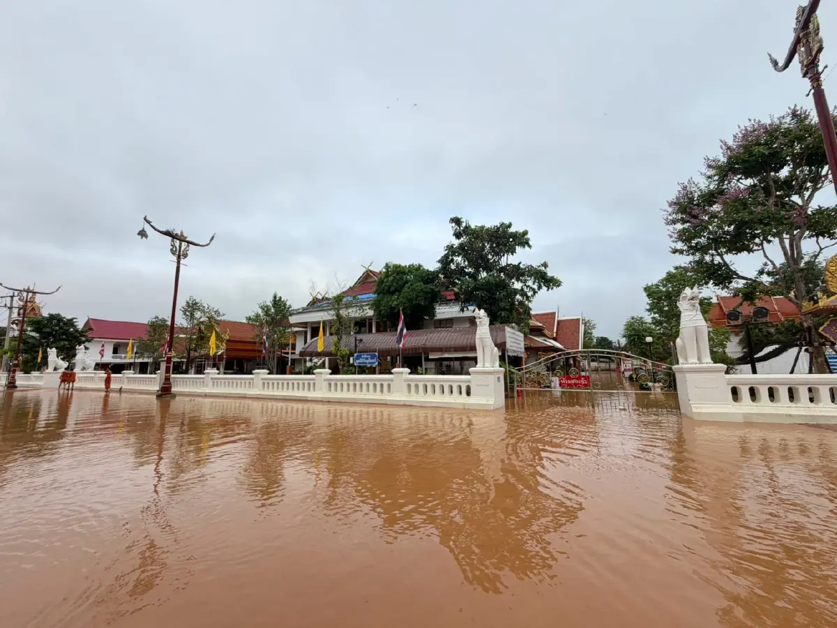 น้ำท่วมน่าน 2569 มวลน้ำทะลักเข้า 'วัดภูมินทร์' เตือนเหนือ รับมือฝนซ้ำ
