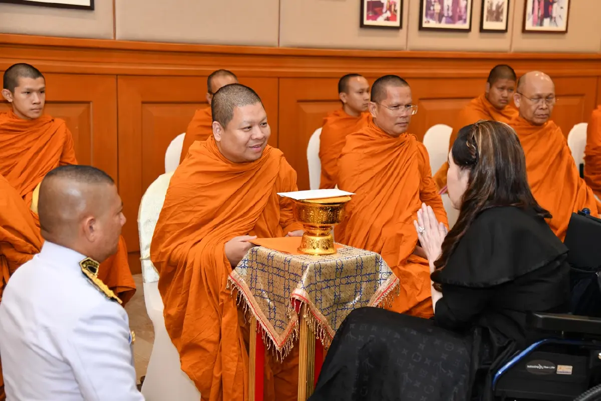 กรมพระศรีสวางควัฒน ทรงรับการทูลเกล้าฯ ถวายเงิน 'กองทุนหทัยทิพย์'