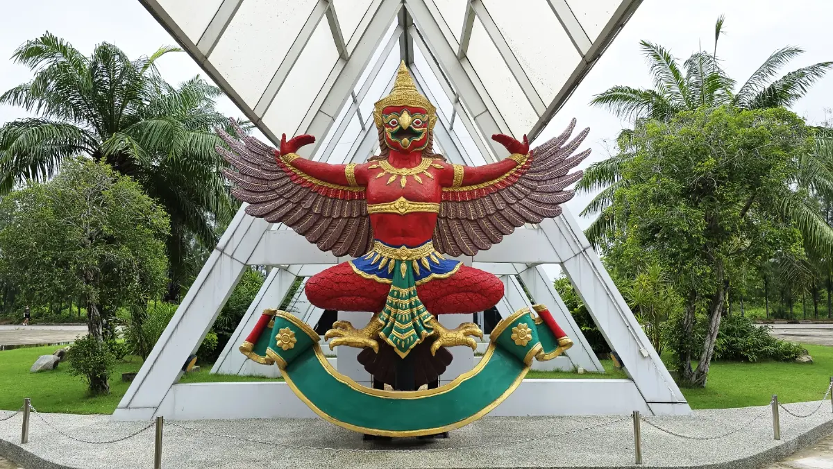สิงหาคม เดือนแห่งวันแม่ ชวนคุณแม่เที่ยว ‘พิพิธภัณฑ์ครุฑ’ ฟรี!