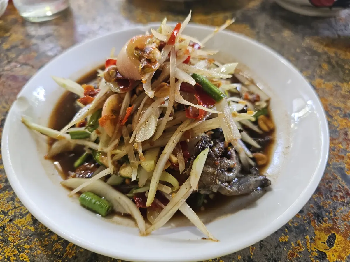 ‘ครัวบ้านเราเอง เขาใหญ่’ อาหารไทย-อีสาน รสมือแม่ แซ่บหลาย