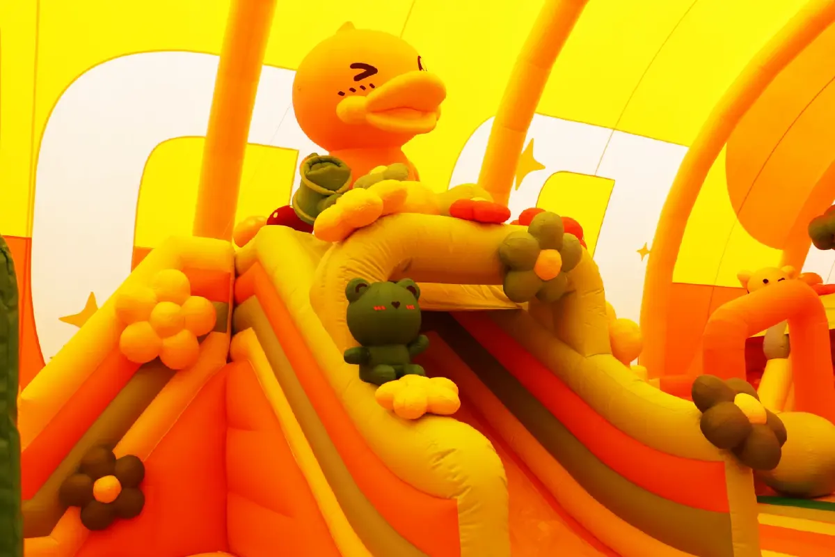 'เป็ดเหลือง' บุกกรุงเทพฯ ในงาน 'B.Duck Playful 20th-Glow In The Duck' วันที่ 24 ส.ค.-20 ก.ย. 69