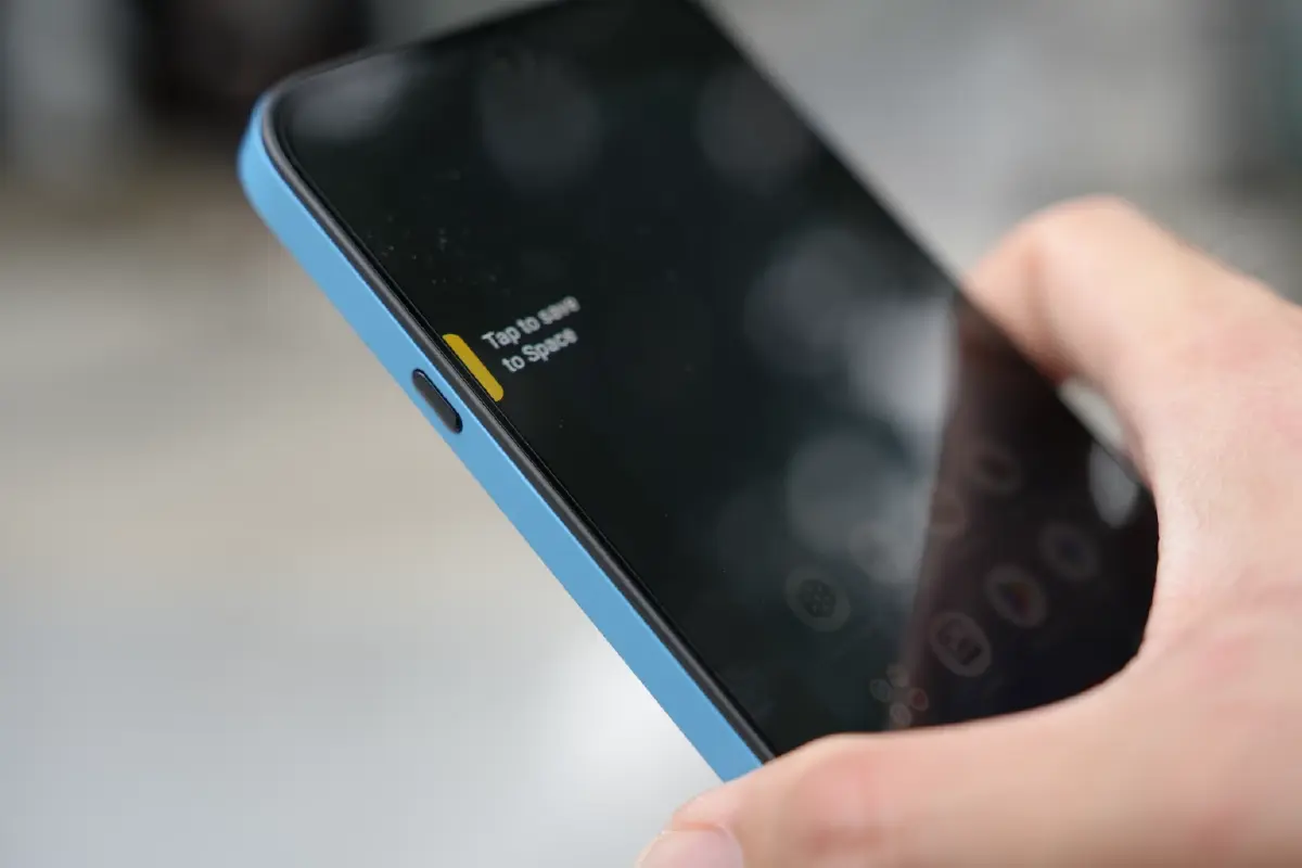 อินโทรเวิร์ตหนีไป! รีวิว Nothing Phone (4b) มือถือที่ใช้แล้วจะมีแต่คนทัก