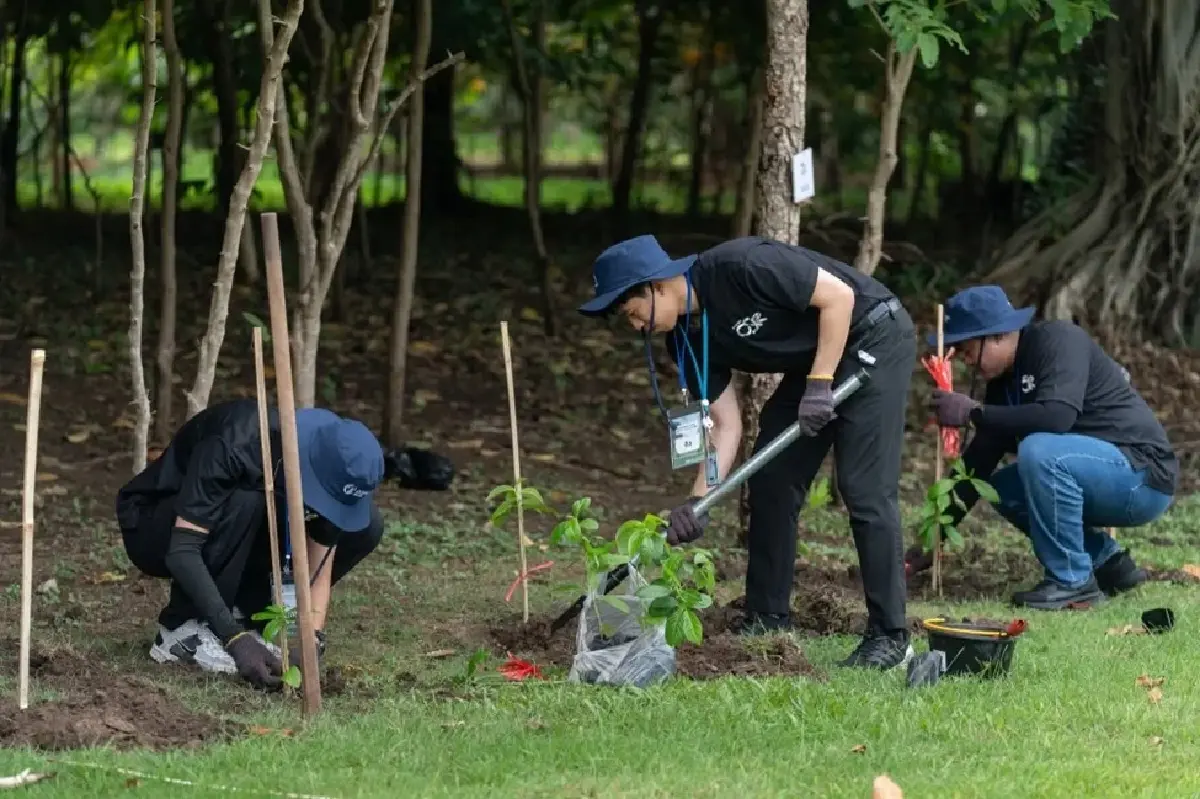 จิตอาสา ปตท.สผ. ร่วมปลูกต้นไม้ในสวนรถไฟ สานภารกิจเพิ่มพื้นที่สีเขียวสาธารณะ