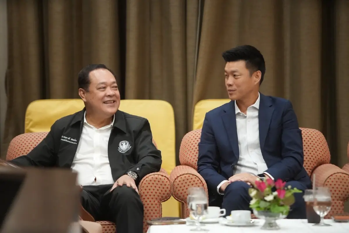 'ฝ่ายค้าน'ชำแหละ 'คดีโกง สว.-ระบบการเมือง' กินรวบประเทศ ยุค ปชต.ผีดิบ