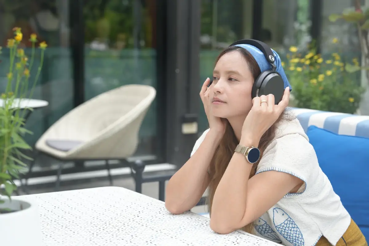 เสียงดี เปลี่ยนแบตได้! รีวิว 'Sennheiser MOMENTUM 5 Wireless' หูฟังเสียง Hi-Res แบตอึด 57 ชม. เปลี่ยนแบตได้เอง