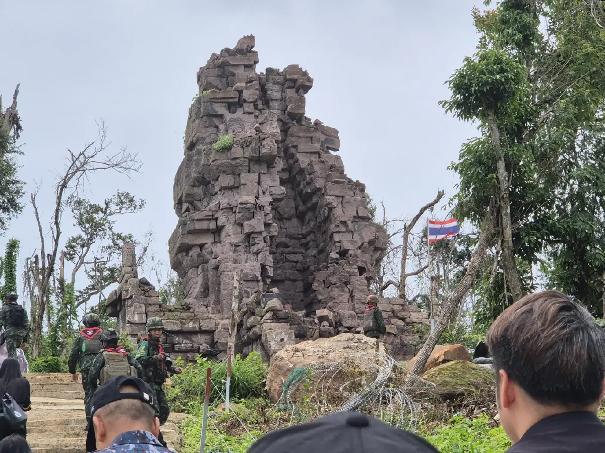 'กัมพูชา'ไม่กลัว F-16  พลัง 'เจ้าสัว' สร้างบังเกอร์แข็งโป๊ก  แนวรบ ปราสาทตาควาย