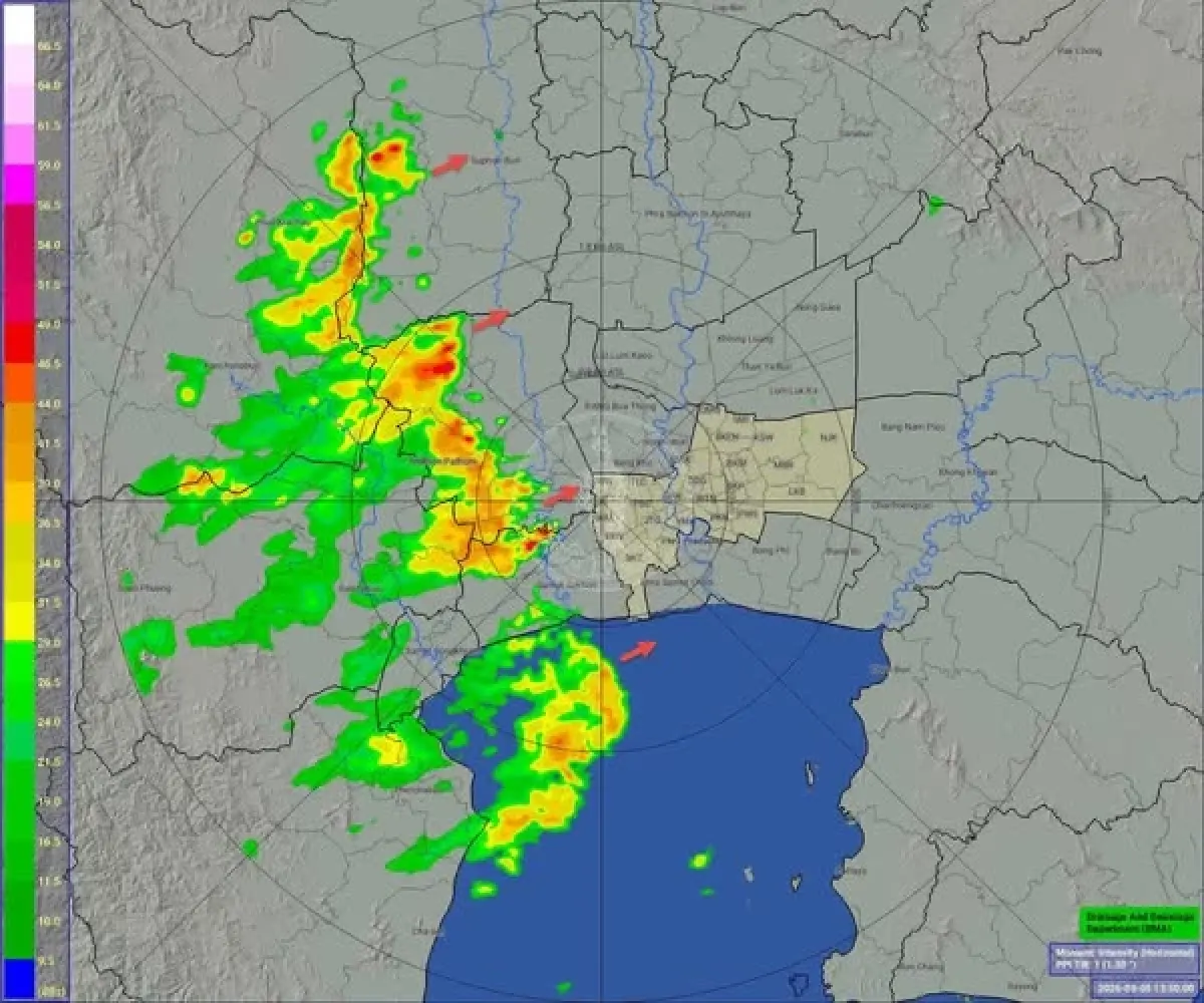เย็นนี้ฝนมาแน่! กทม. เตือน 4 เขตเสี่ยงฝั่งธนบุรี รับมือฝนตกหนัก