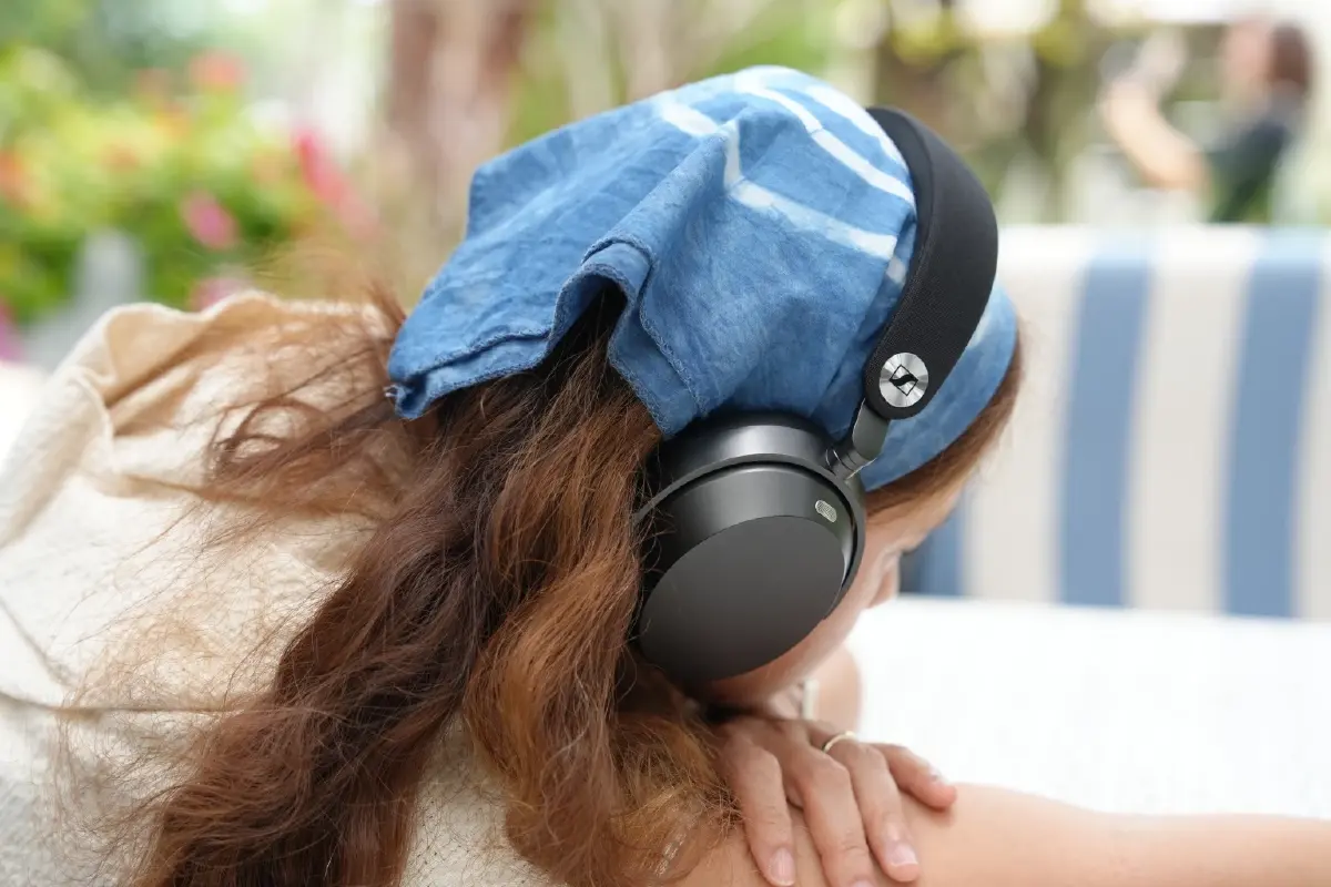 เสียงดี เปลี่ยนแบตได้! รีวิว 'Sennheiser MOMENTUM 5 Wireless' หูฟังเสียง Hi-Res แบตอึด 57 ชม. เปลี่ยนแบตได้เอง