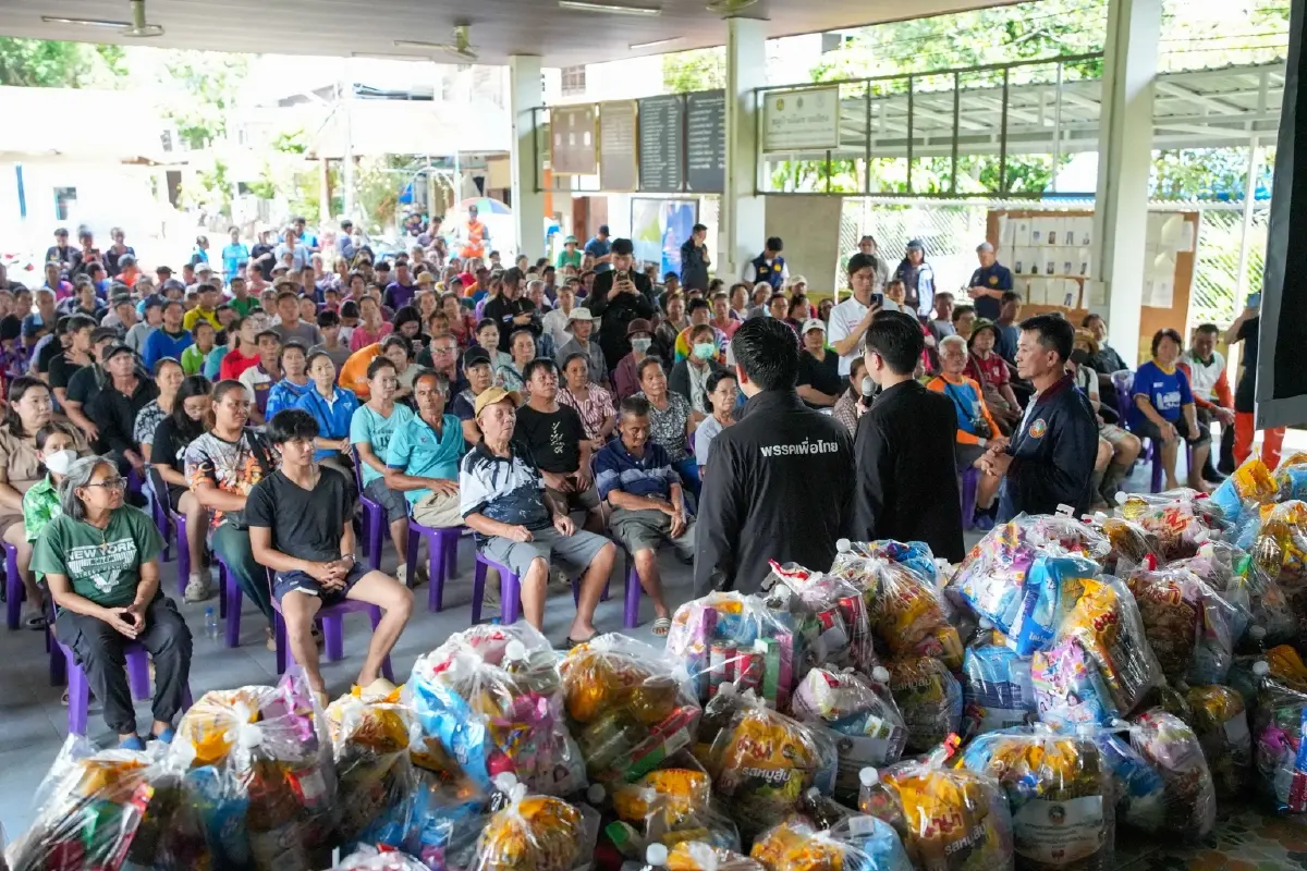 ‘ยศชนัน’ ลุยเดินสายช่วยน้ำท่วม จ.น่าน เร่งผลักดันโครงการแก้น้ำท่วมซ้ำซาก