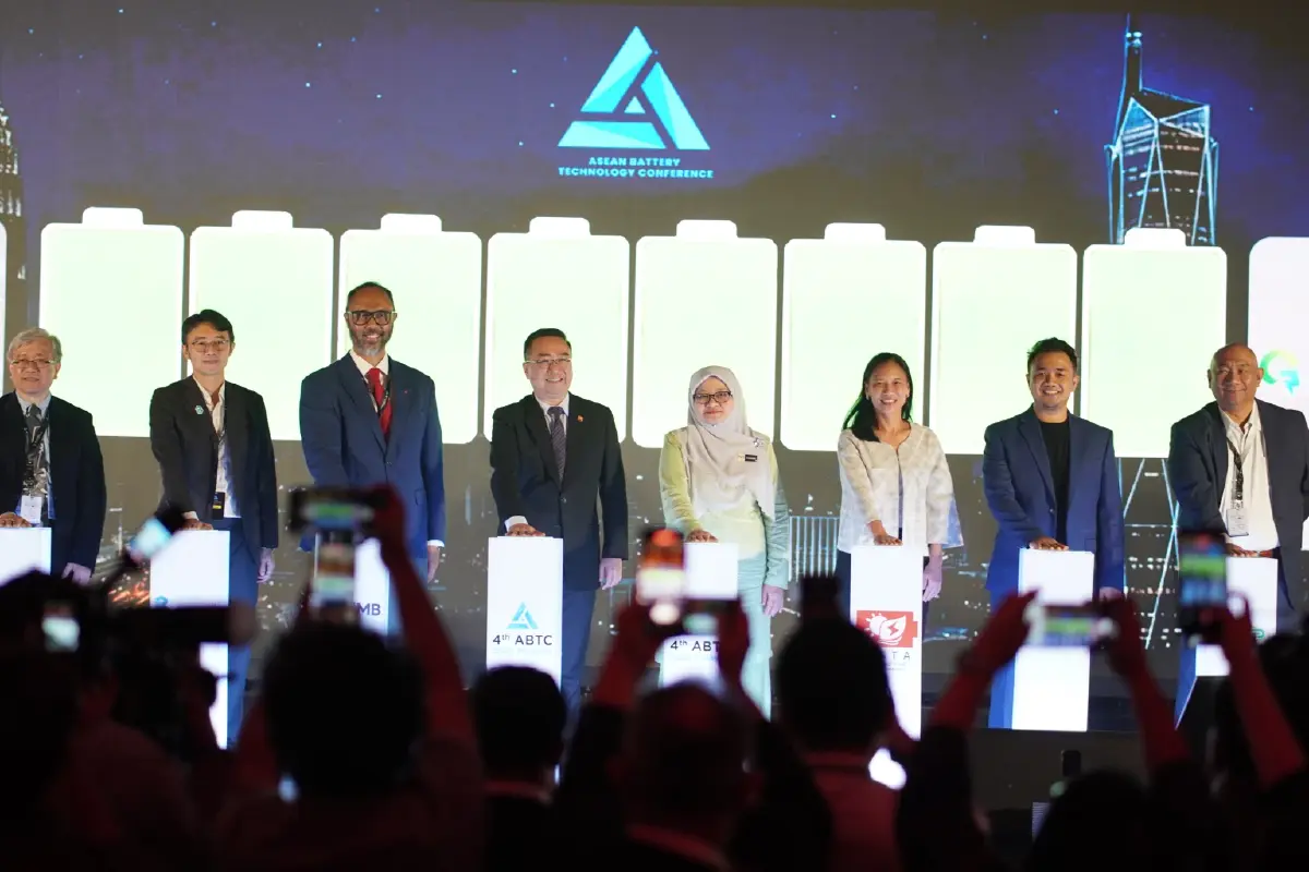 อาเซียนตั้ง 'Battery Block' ดัดหลังจีนจำกัดส่งออก-ชูแบตโซลิดสเตตล้ำ วิ่งไกลทะลุ 1,000 กม.