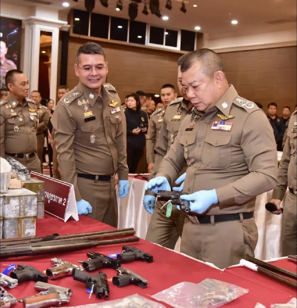 ตร. แถลงผลปฏิบัติการกวาดล้างอาวุธปืน 15 วัน จับกุม 7,261 คดี ของกลาง 7,872 ​กระบอก