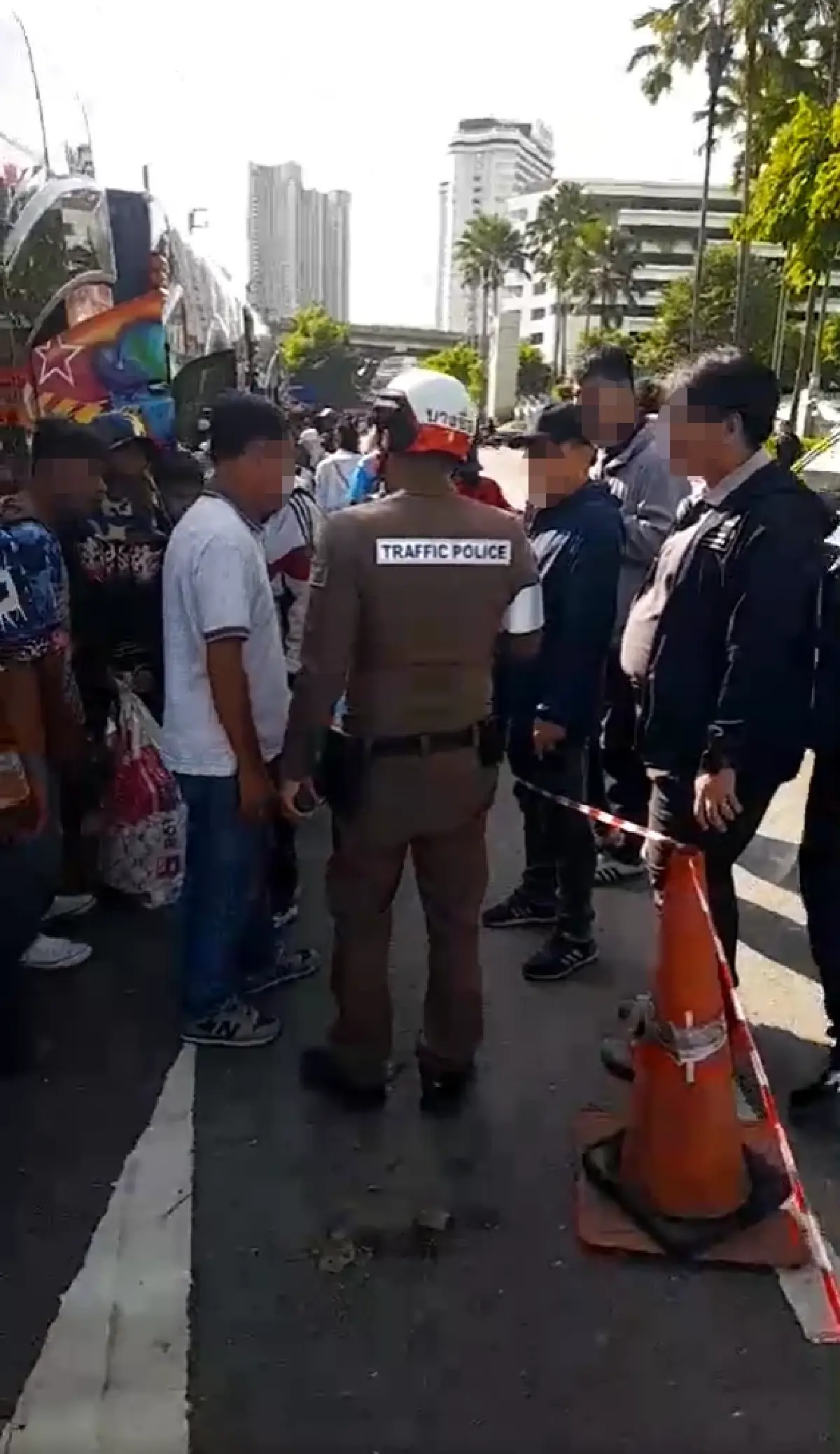 เตือนรถติด ชุมนุมใหญ่ ก.พลังงาน ของ 'นักสู้ลำโดมน้อย' เลี่ยง วิภาวดีรังสิต 11