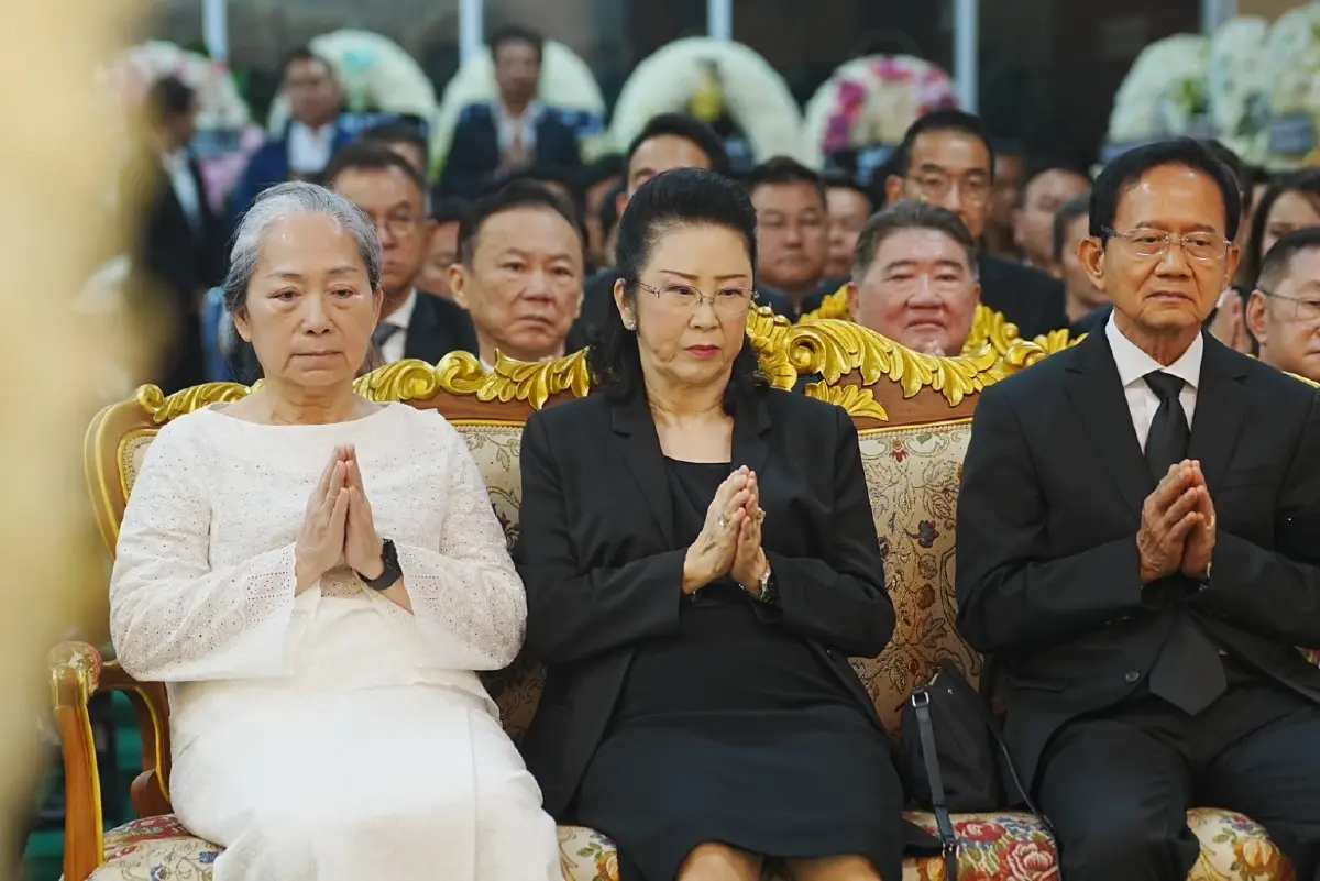 4 นายกฯ ร่วมงานสวดพระอภิธรรม ‘เกรียง’ นักการเมืองร่วมอาลัยเนืองแน่น