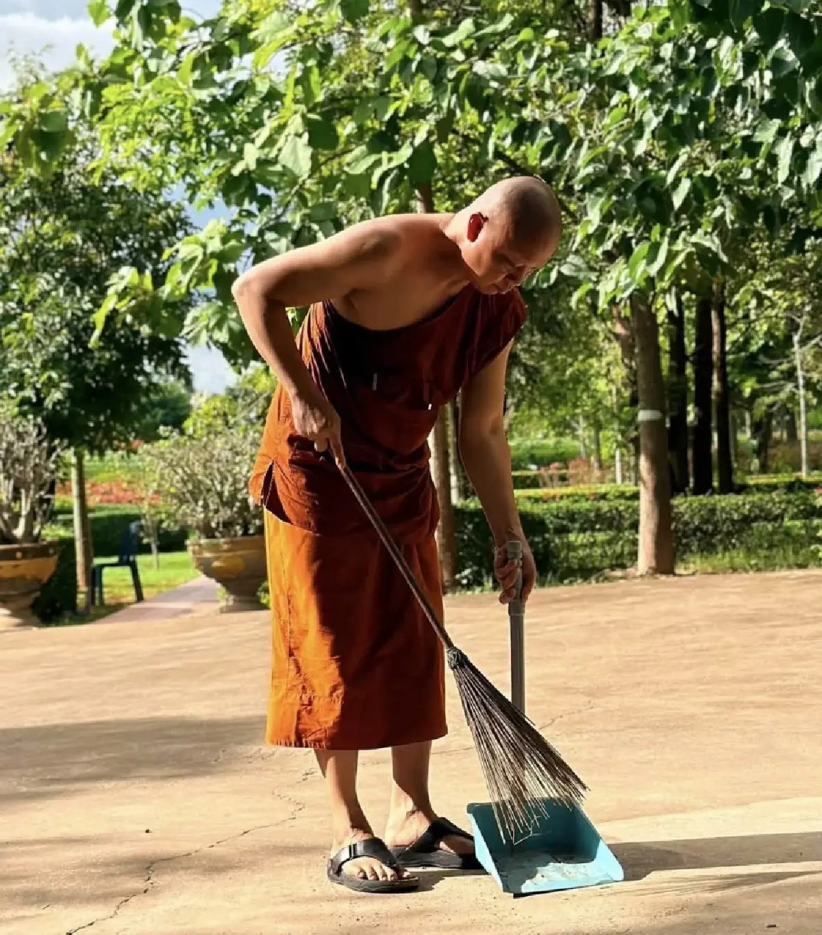 จัดสร้างเหรียญ'หลวงพ่อบุญสิน' รุ่น 1 'ชนะศึก มงคล มหาลาภ' วัดป่าศรีคุณาราม