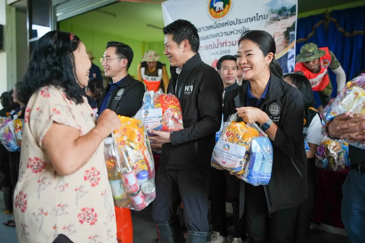 ‘ยศชนัน’ ลุยเดินสายช่วยน้ำท่วม จ.น่าน เร่งผลักดันโครงการแก้น้ำท่วมซ้ำซาก