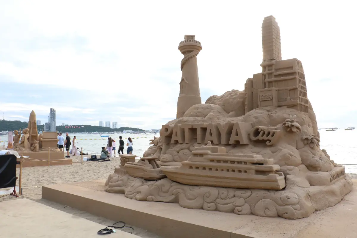 ชวนเที่ยว ‘ศิลปะทราย’ ริมชายหาดพัทยา Pattaya Sand and Art Festival 2026