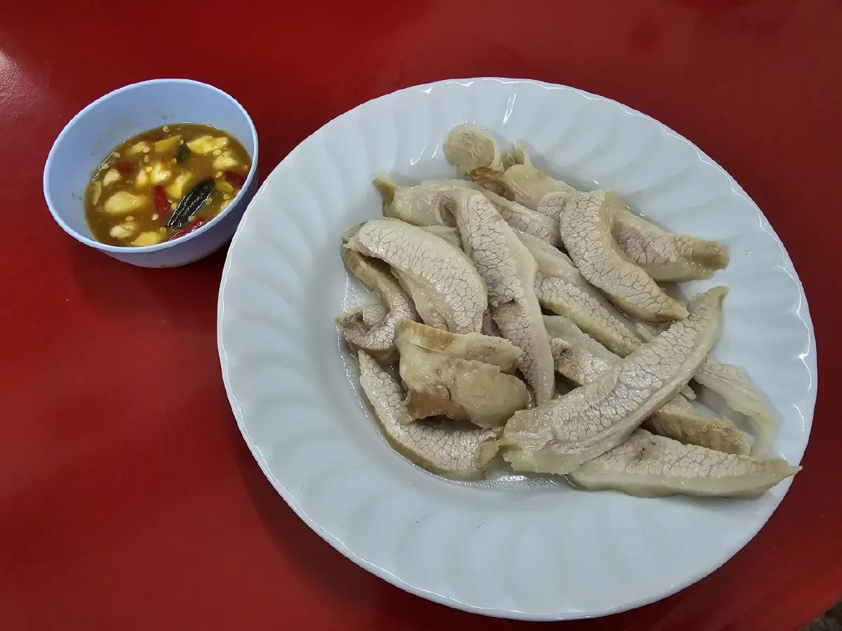 เฮียเว้ง (ติกฮะ) ข้าวต้มในตำนาน 100 ปี อร่อย 'ย่านสะพานเหล็ก'