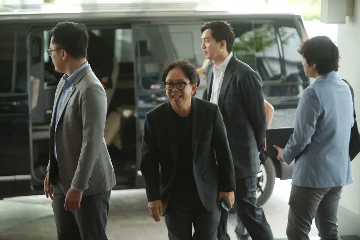 'ฝ่ายค้าน'ชำแหละ 'คดีโกง สว.-ระบบการเมือง' กินรวบประเทศ ยุค ปชต.ผีดิบ