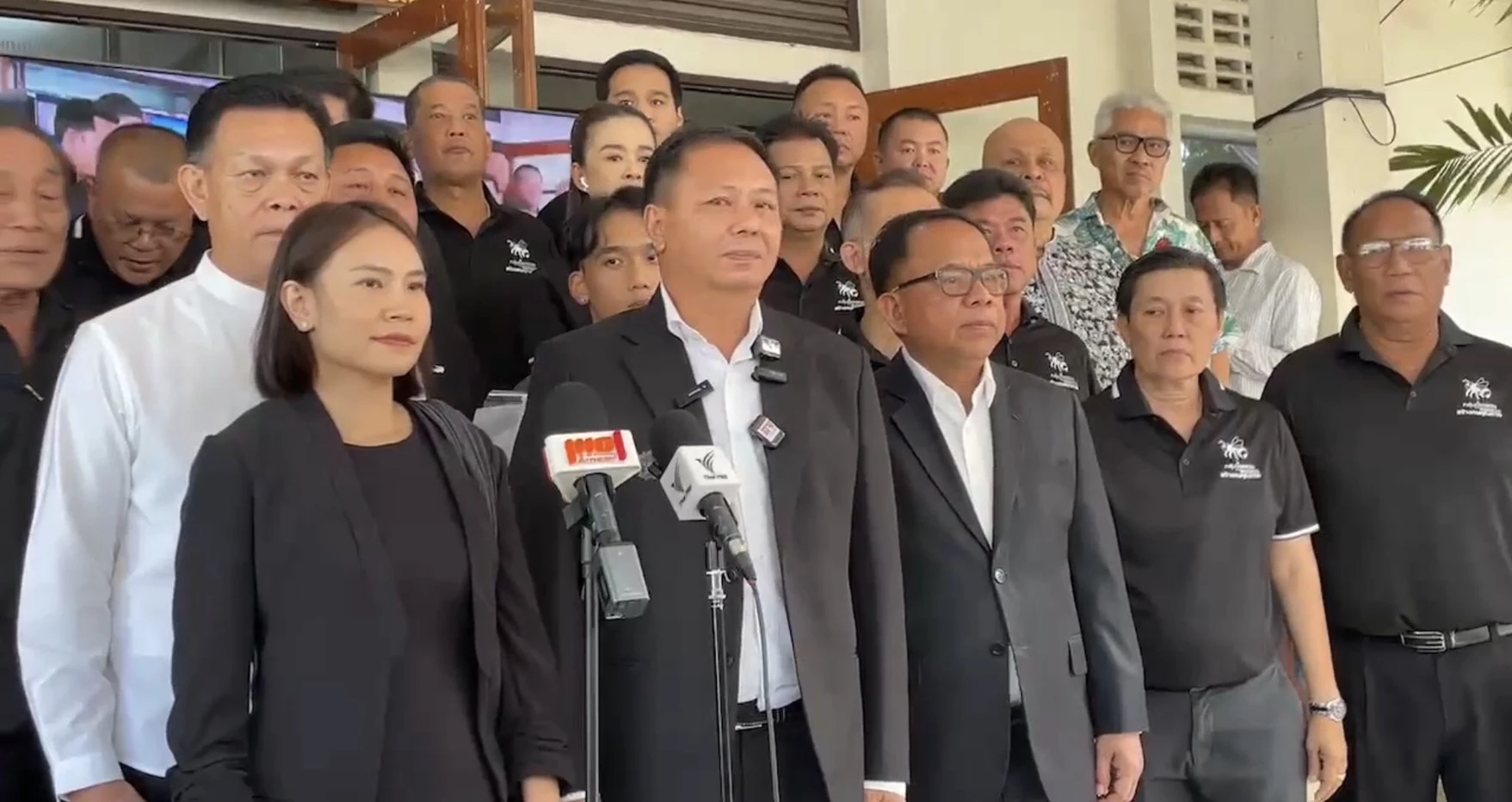 เจน 2 'ธงชัย' แพ็กคู่สู้ 'เดชรัต' ซุ้มผึ้งหลวง ทะลวงส้มยึด อบจ.นนท์