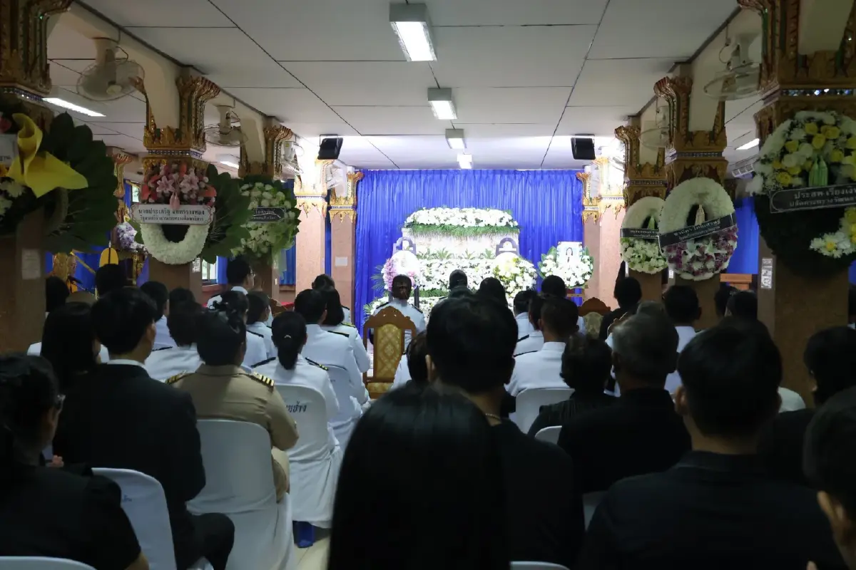 รมว.แรงงาน สั่ง สปส. เร่งเยียวยาเหยื่อกราดยิงโรงเรียนเทพศิรินทร์ นนทบุรี