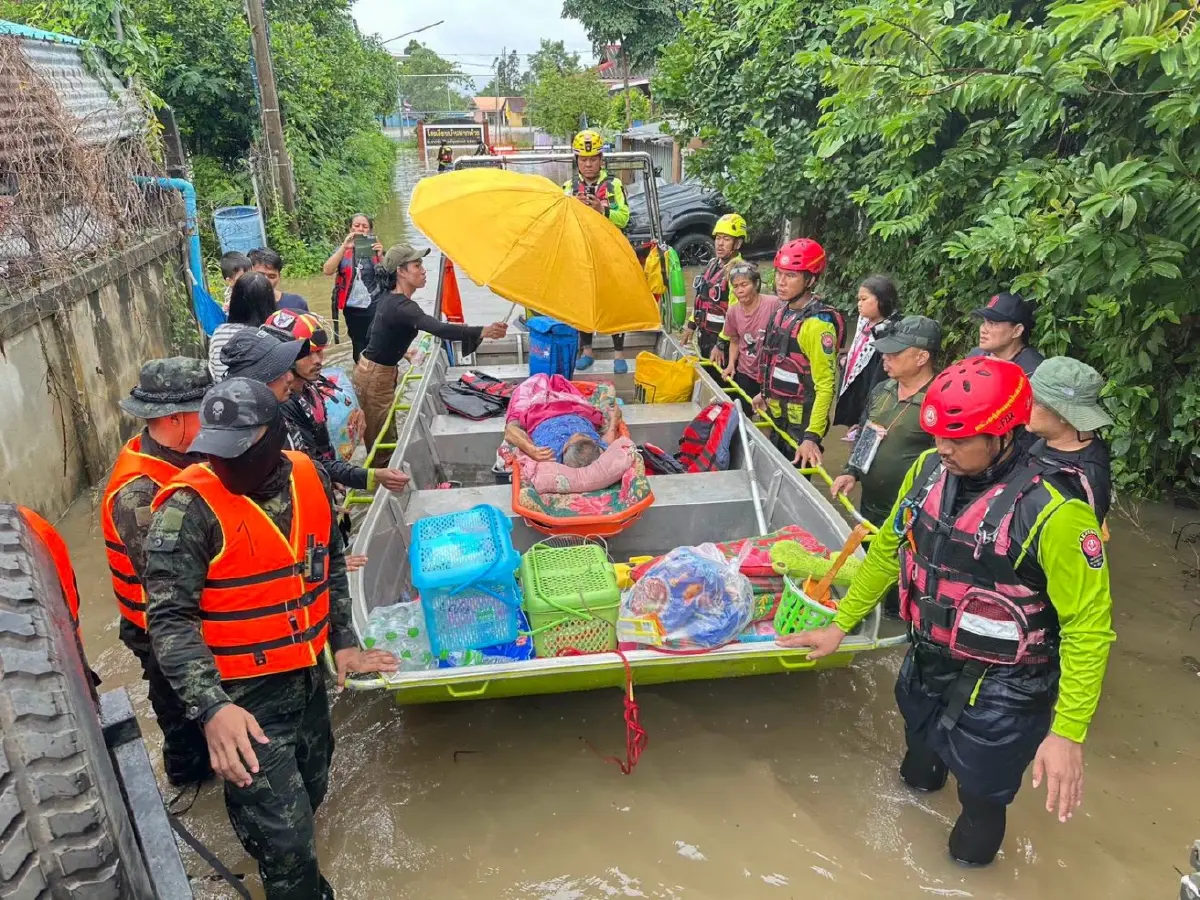 สระแก้วน้ำท่วม กกล.บูรพา ส่งทหารช่วยเหลือผู้ประสบอุทกภัย
