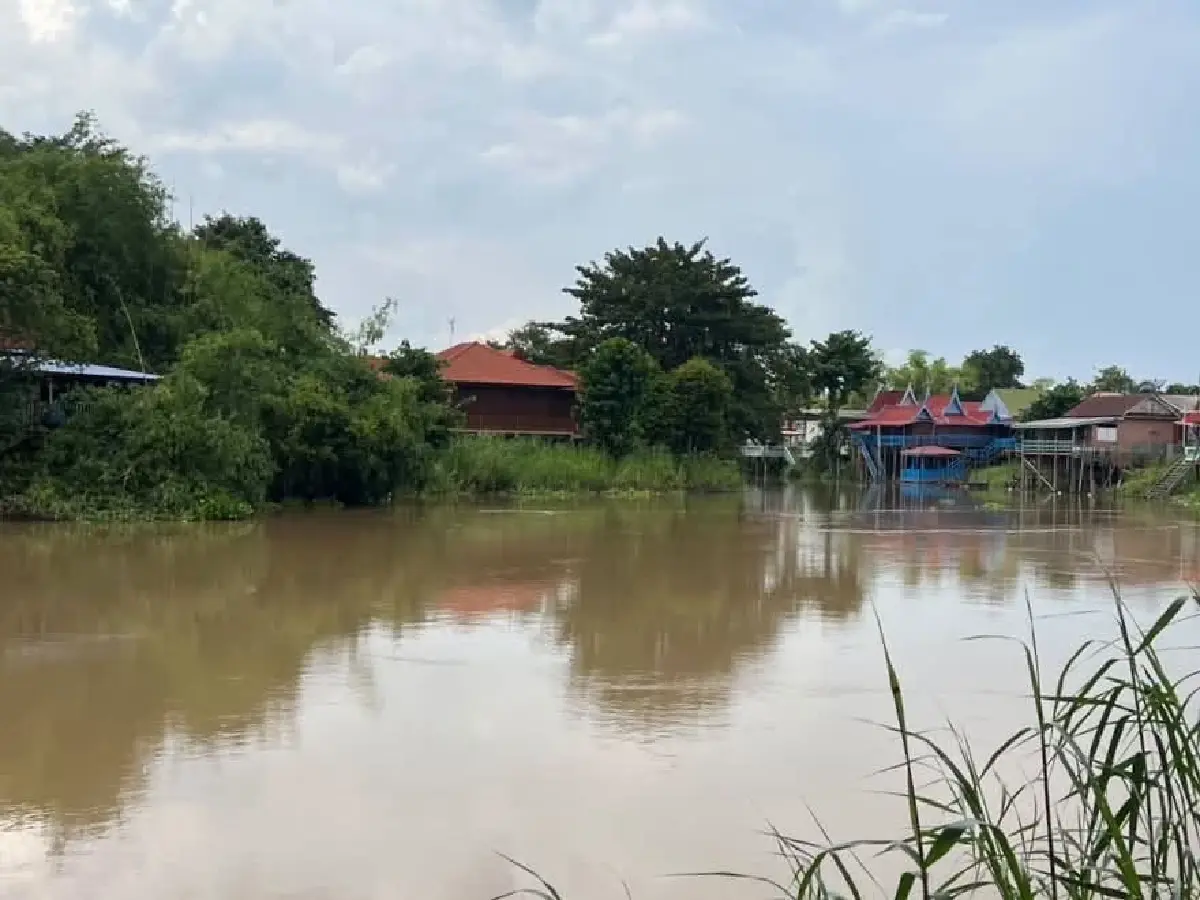 อยุธยาเฝ้าระวัง! กรมชลฯ ตรึงเครื่องสูบน้ำ รับมวลน้ำเจ้าพระยา