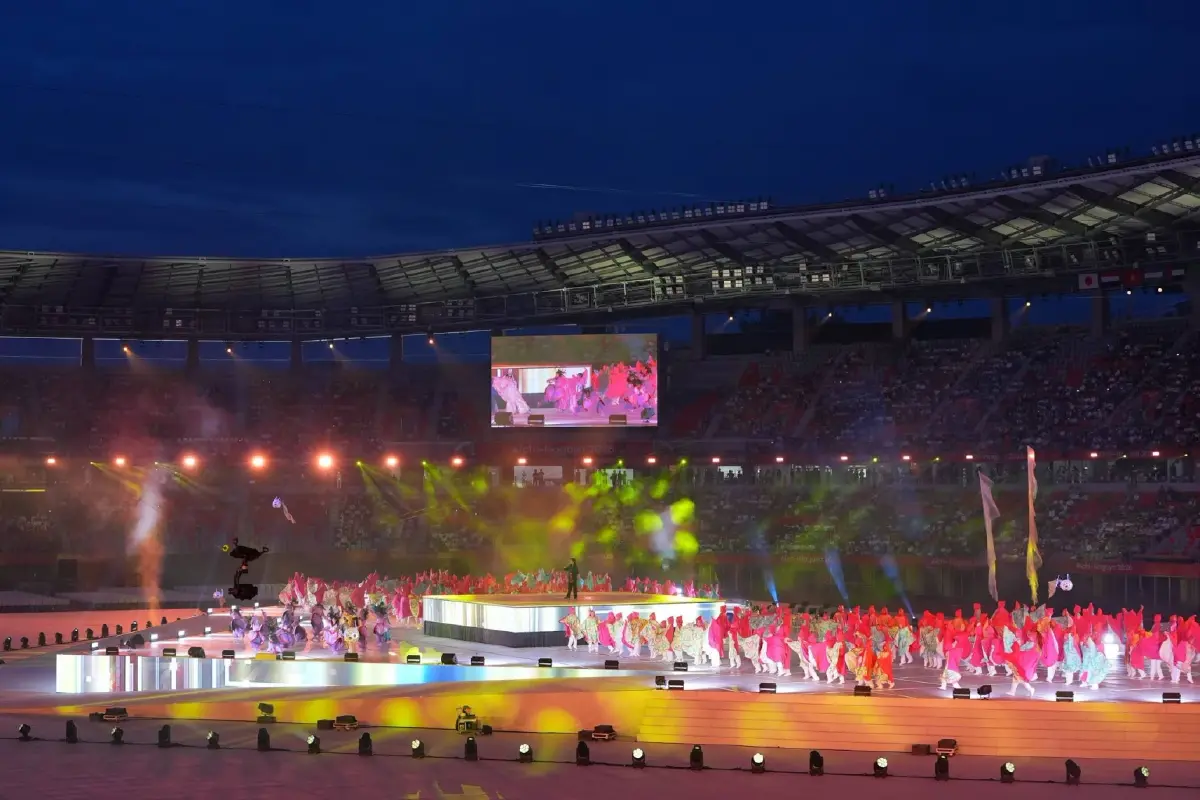 เปิดฉากแล้ว! พิธีเปิดเอเชียนเกมส์ 2026 'ทัดดาว-เฉลิมฉาน' ถือธงชาติไทยนำขบวน