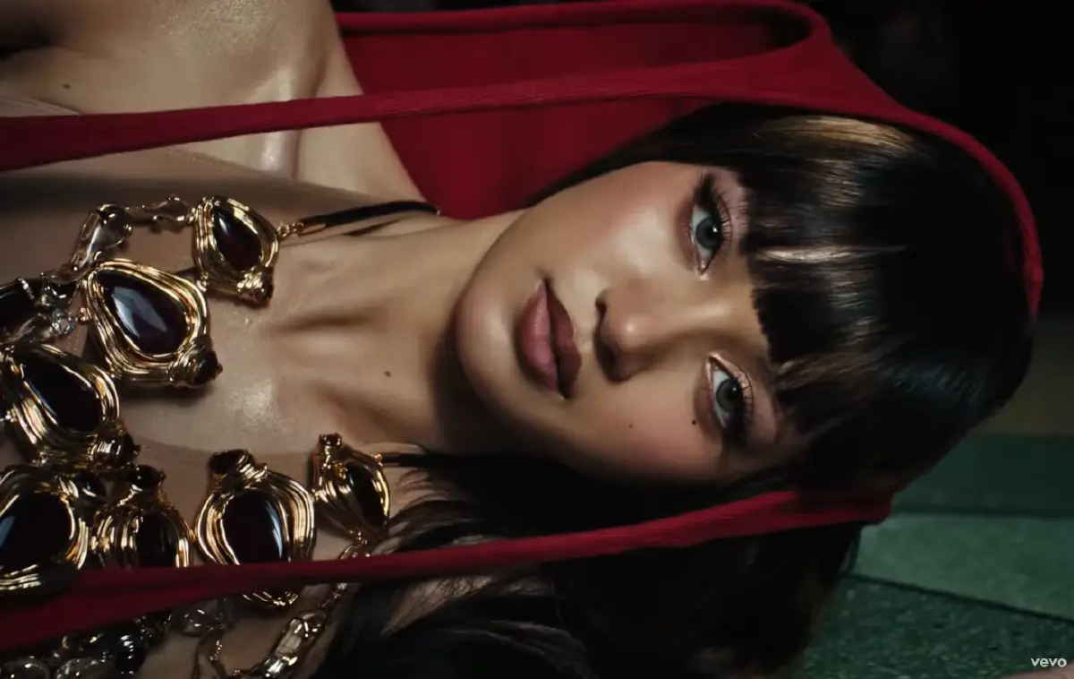 'ลิซ่า LISA' ปล่อย MV 'SaWaDiKa' ขน Soft Power ไทยกระแทกตาคนทั้งโลก