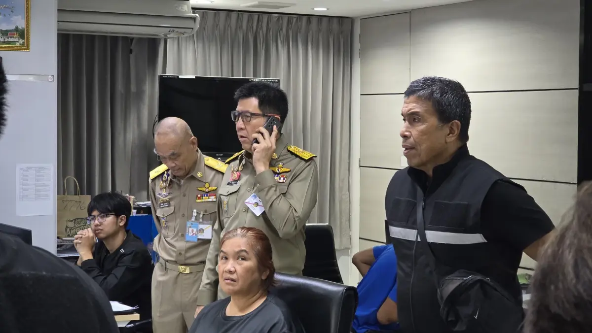 'เอกนิติ' ลุยศูนย์น้ำท่วม กทม. ยันรัฐบาลพร้อมหนุนงบ-อุปกรณ์เต็มที่