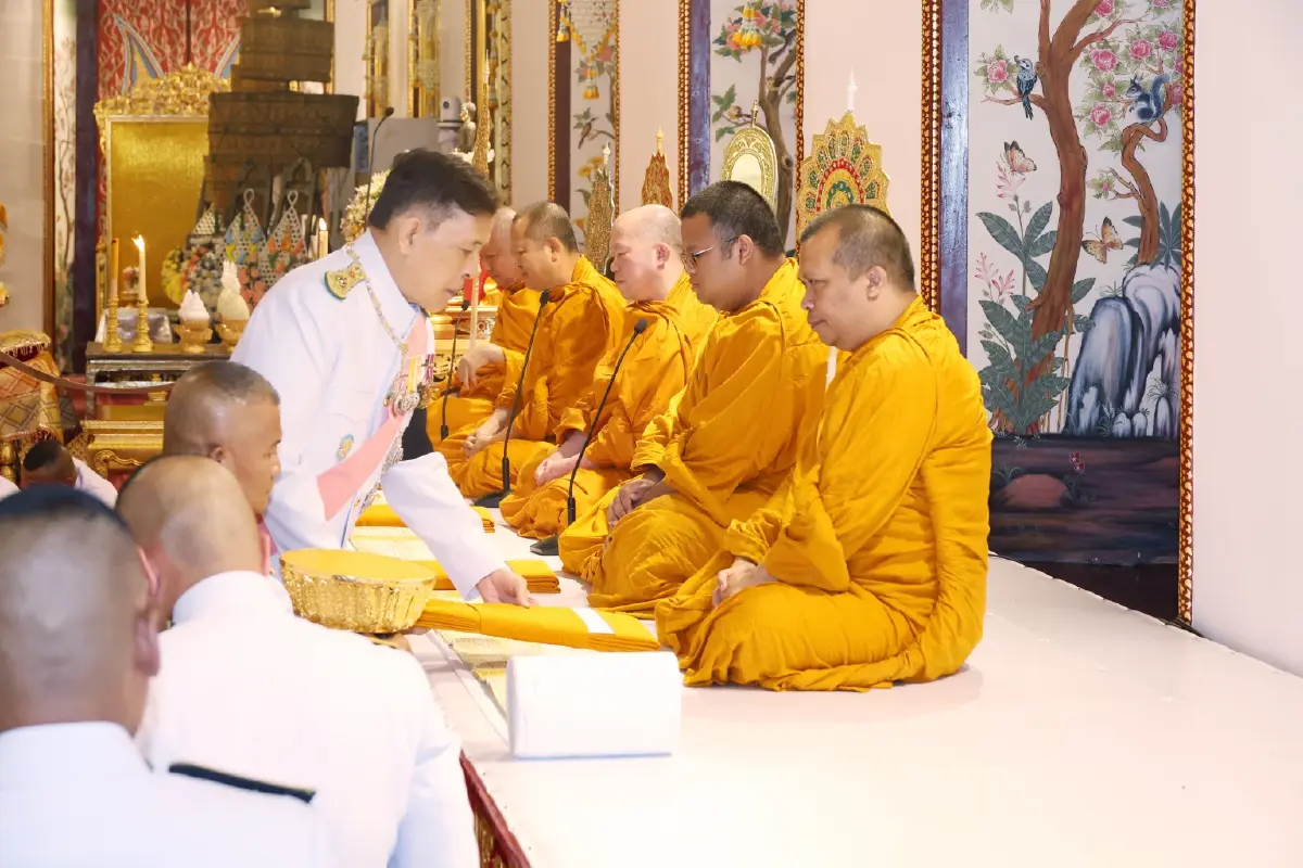 ในหลวง-พระราชินี ทรงบำเพ็ญพระราชกุศลสตมวาร 100 วัน 'เจ้าฟ้าพัชรกิติยาภาฯ'