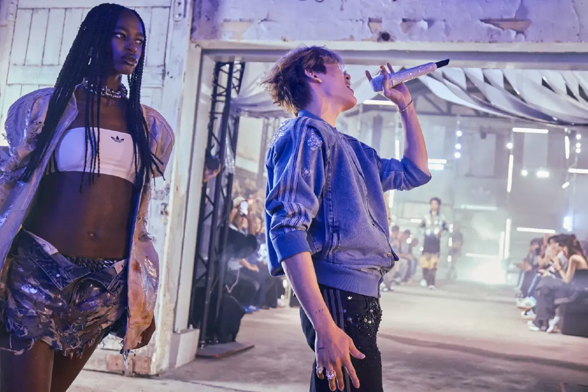 adidas Originals ใส่นิยามใหม่ให้ 'เดนิม' ปลุกสตรีทแฟชั่นกลางทรงวาด