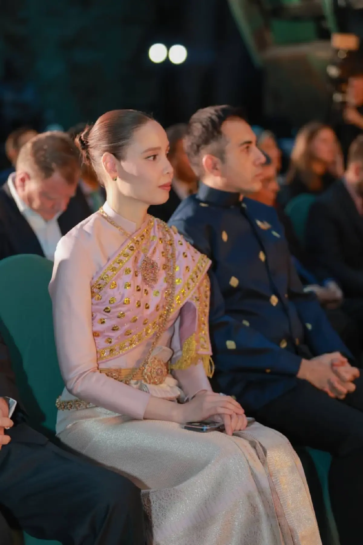 'ซาบีดา' ห่มสไบสวมชุดไทยศิวาลัย  ร่วมงานกระชับสัมพันธ์มิตรภาพ'ไทย-รัสเซีย'