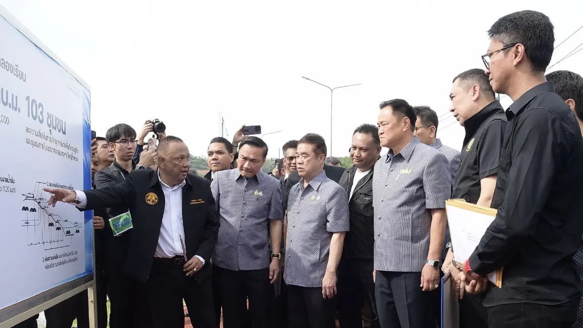 ‘อนุทิน’ ควง ‘ครม.’ ลงพื้นที่คลองเรียน เช็กระบบป้องกัน ‘น้ำท่วมหาดใหญ่’